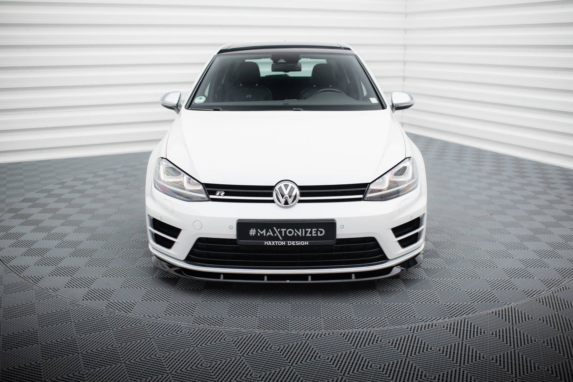 Front Ansatz V.6 für VW Golf R / R-Line Mk7 schwarz Hochglanz