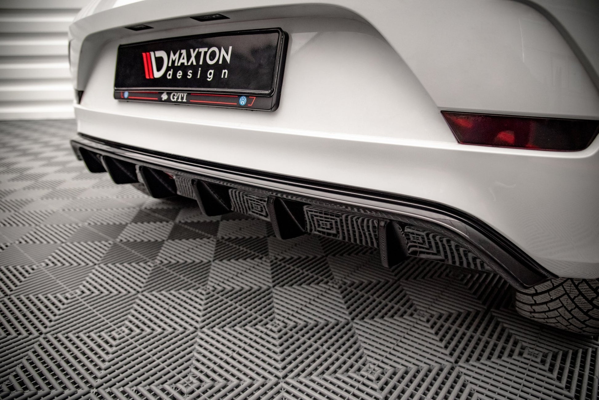 Diffusor Heck Ansatz für VW Up GTI schwarz Hochglanz