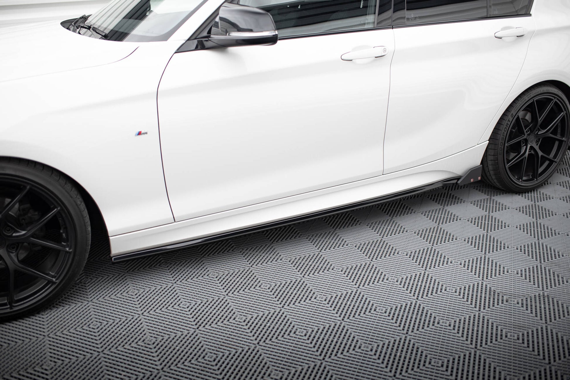 Seitenschweller Ansatz für V.4 + Flaps BMW 1er M-Paket / M140i F20 Facelift
