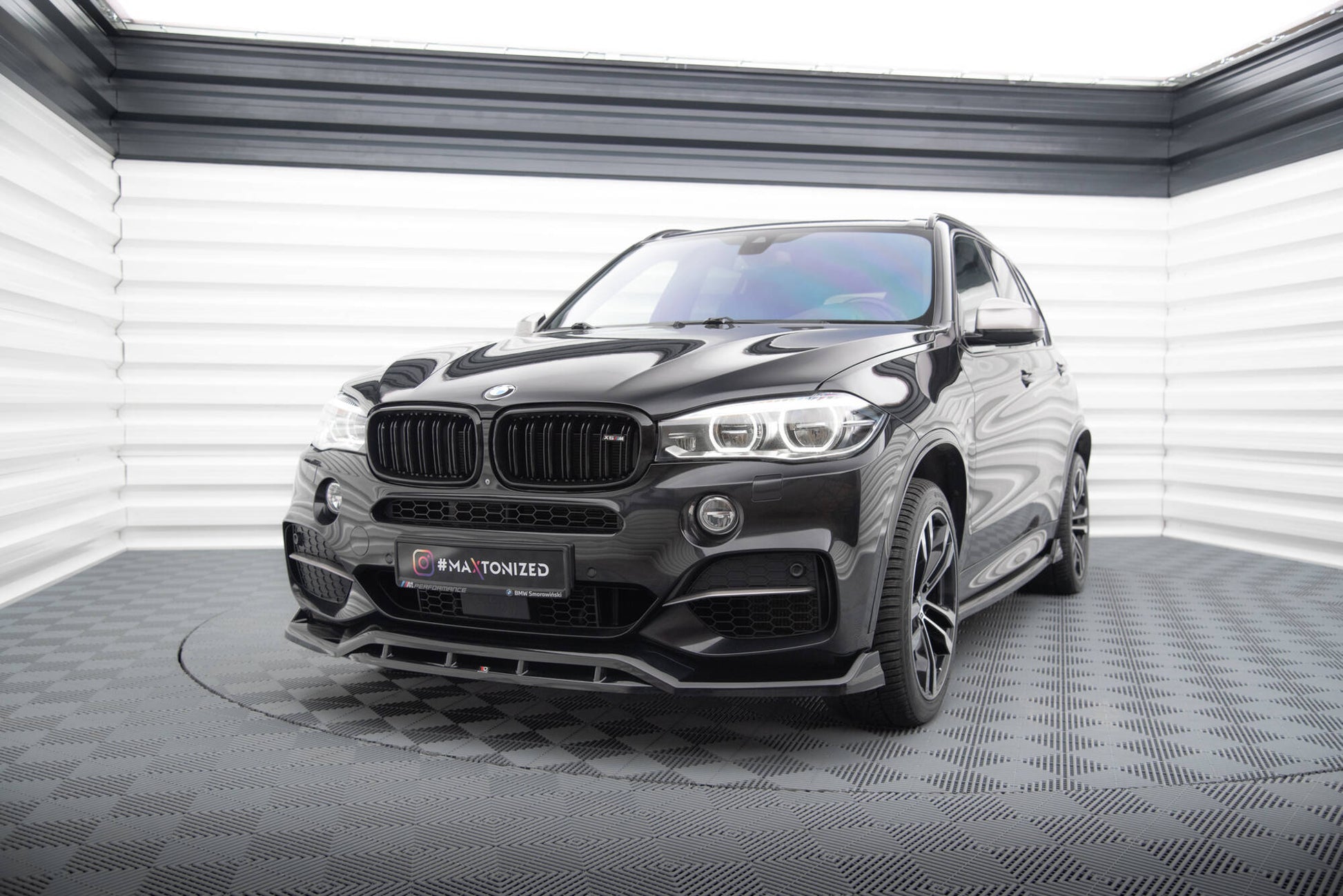 Front Ansatz V.3 für BMW X5 M-Paket F15 schwarz Hochglanz