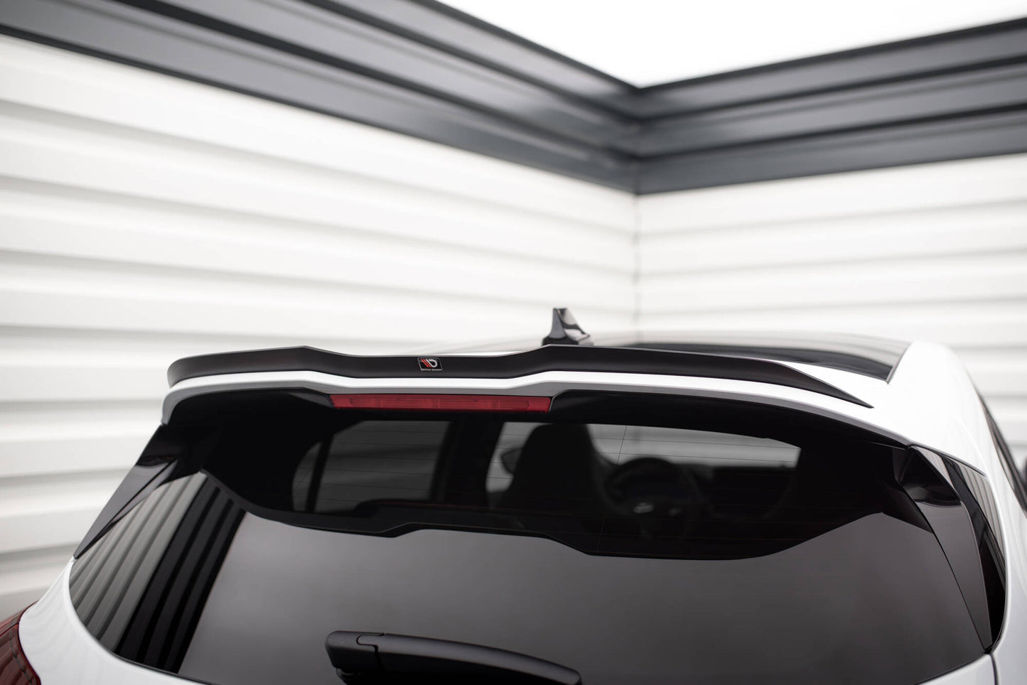 Spoiler CAP V.1 für Ford Focus Hatchback ST Mk4 schwarz Hochglanz