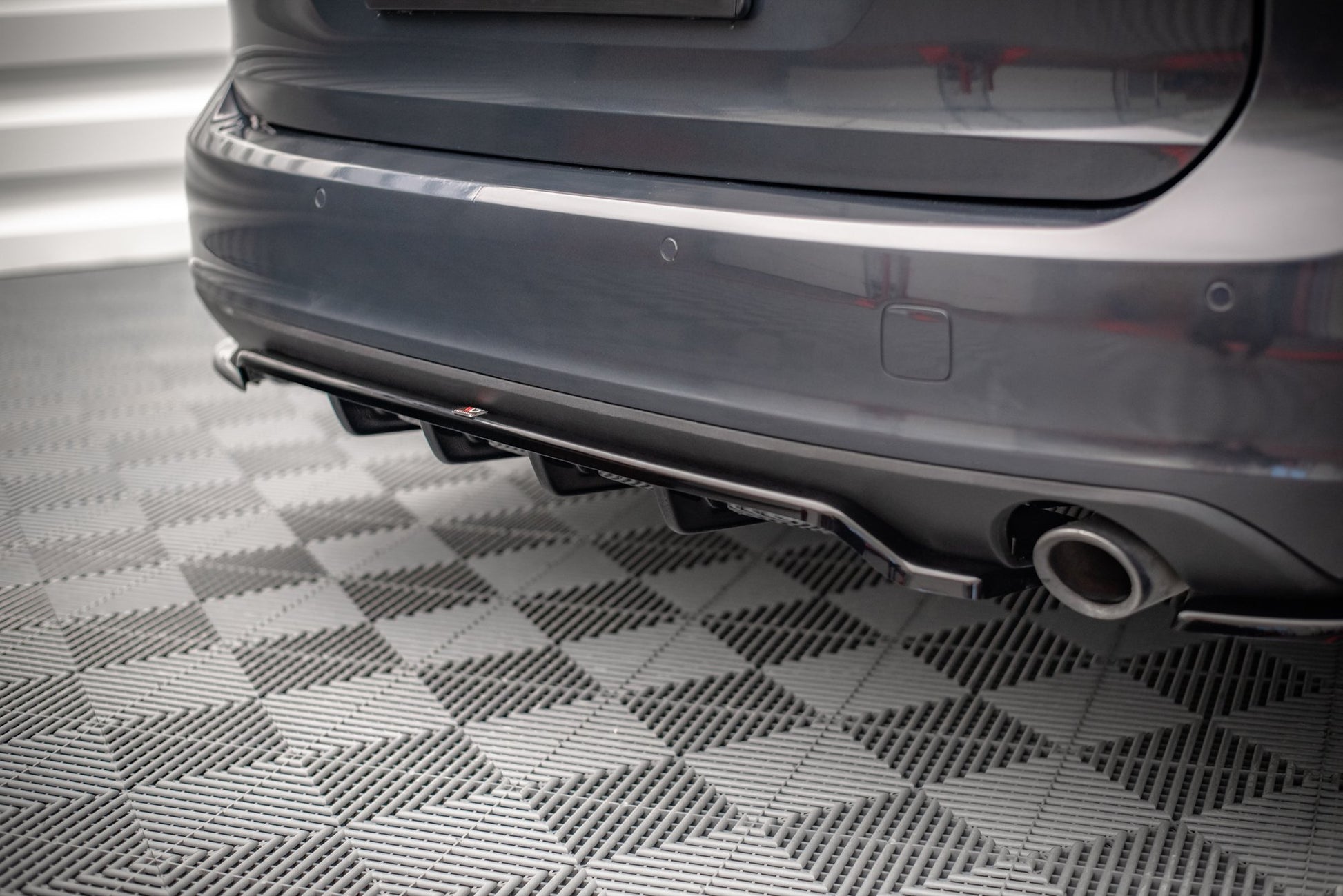 Mittlerer Cup Diffusor DTM Look Heck Ansatz für V.1 Volvo V90 Mk2 schwarz Hochglanz