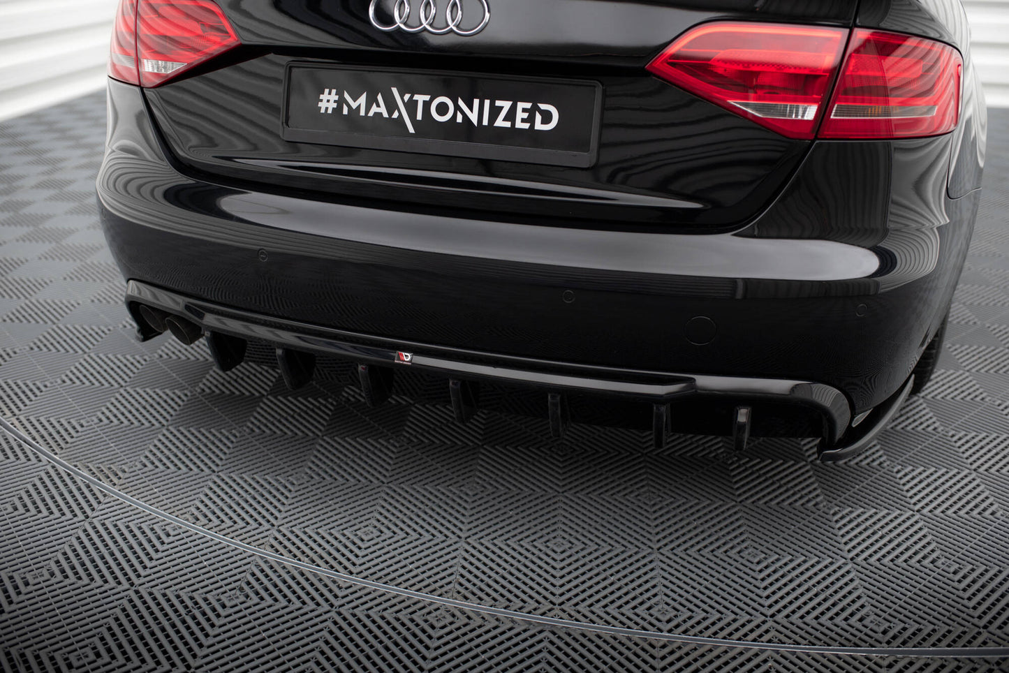 Diffusor Heck Ansatz für Audi A4 B8 (Doppelauspuff li.)