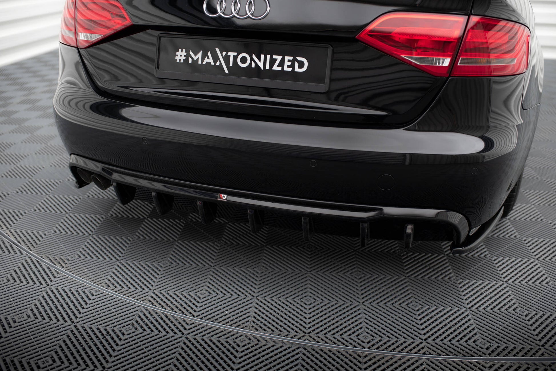 Diffusor Heck Ansatz für Audi A4 B8 (Doppelauspuff li.)