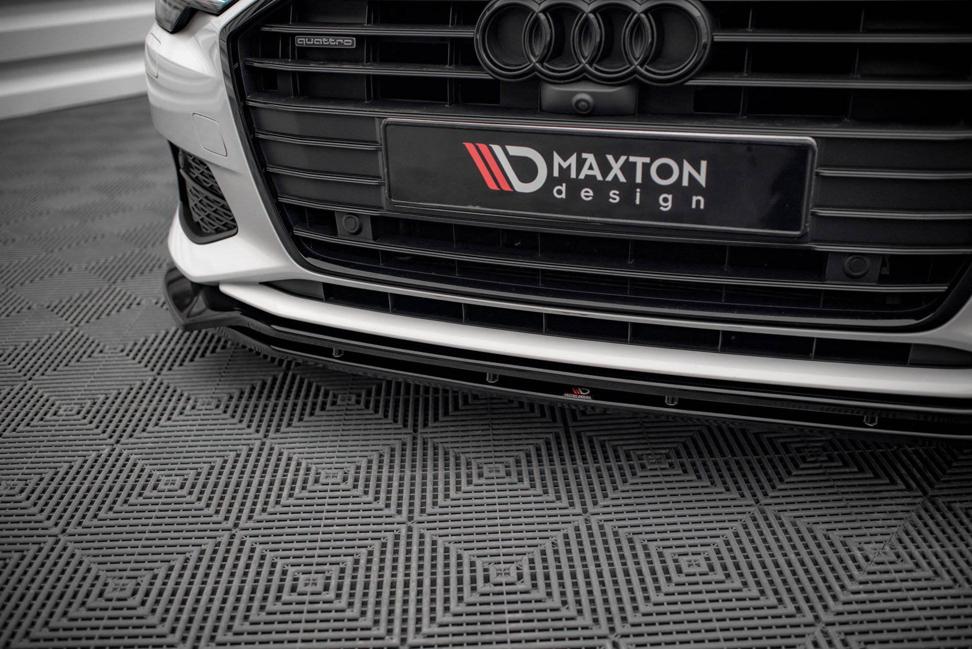 Front Ansatz V.3 für Audi A6 C8 schwarz Hochglanz