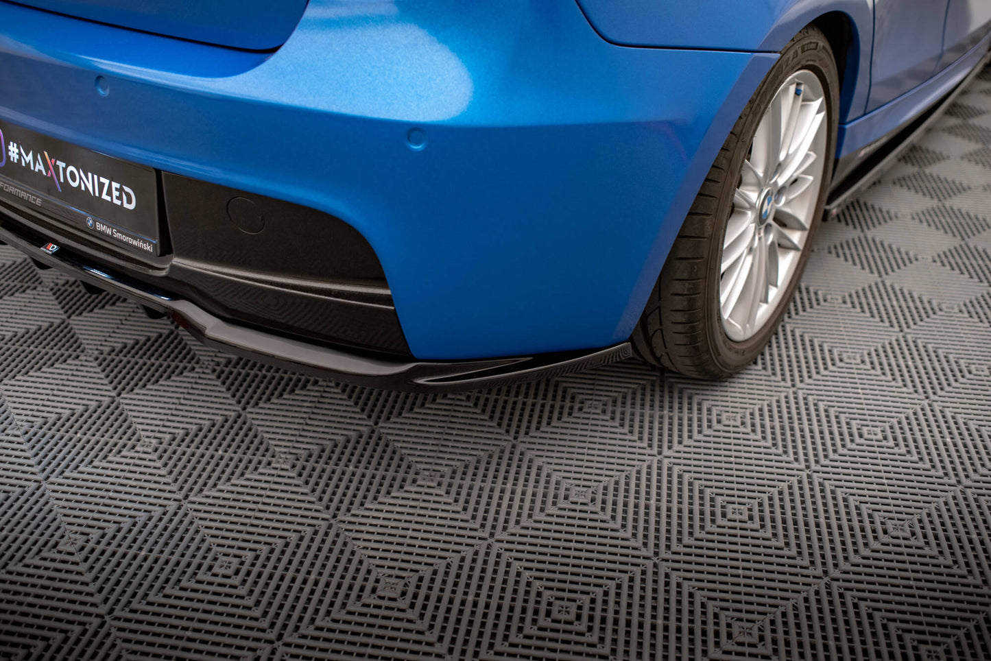 Mittlerer Cup Diffusor DTM Look Heck Ansatz für BMW 1er M-Paket E87 Facelift schwarz Hochglanz
