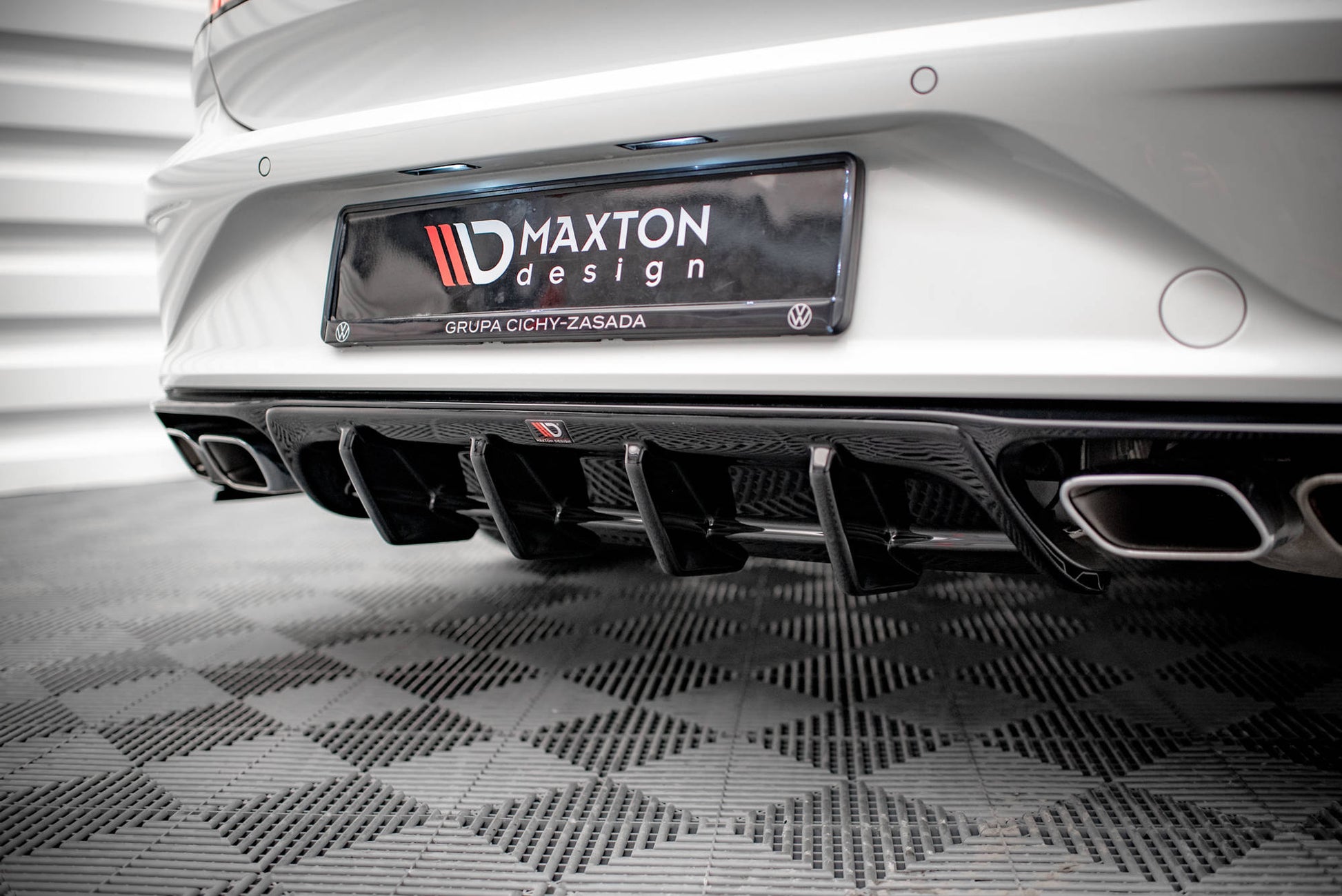 Diffusor Heck Ansatz für VW Arteon R schwarz Hochglanz