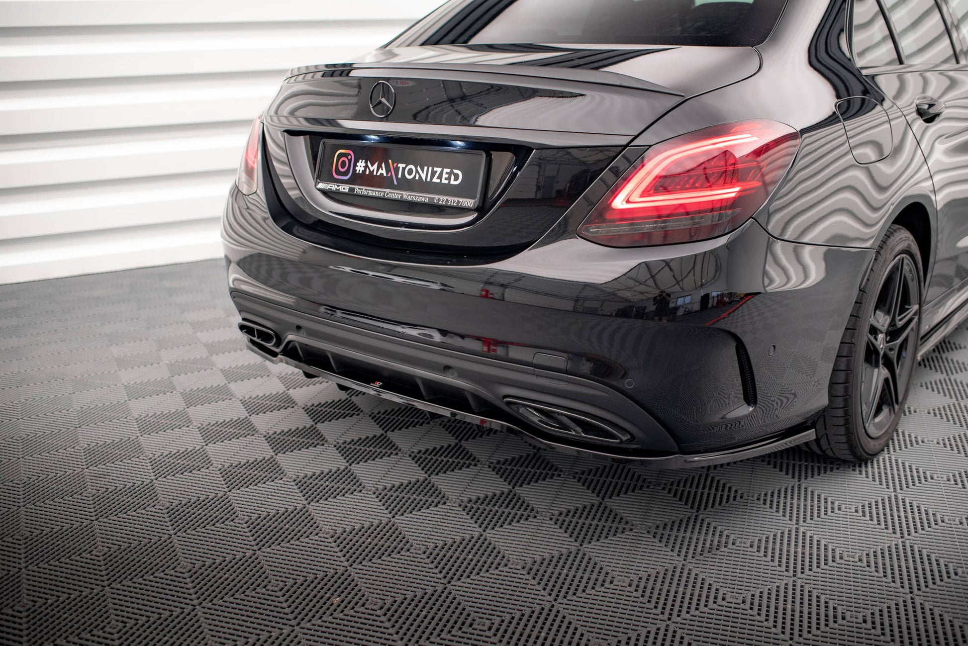 Mittlerer Cup Diffusor DTM Look Heck Ansatz für Mercedes-Benz C AMG-Line W205 Facelift schwarz Hochglanz