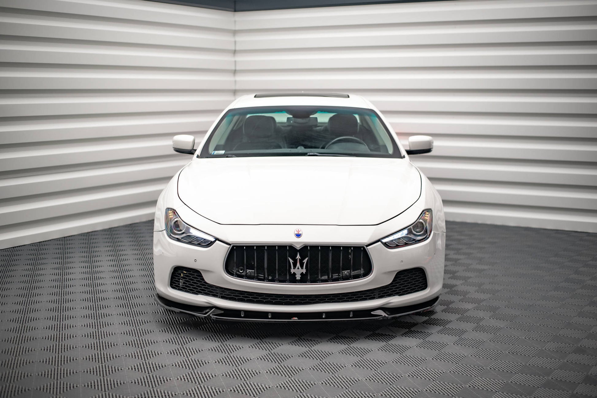 Front Ansatz V.2 für Maserati Ghibli Mk3 schwarz Hochglanz