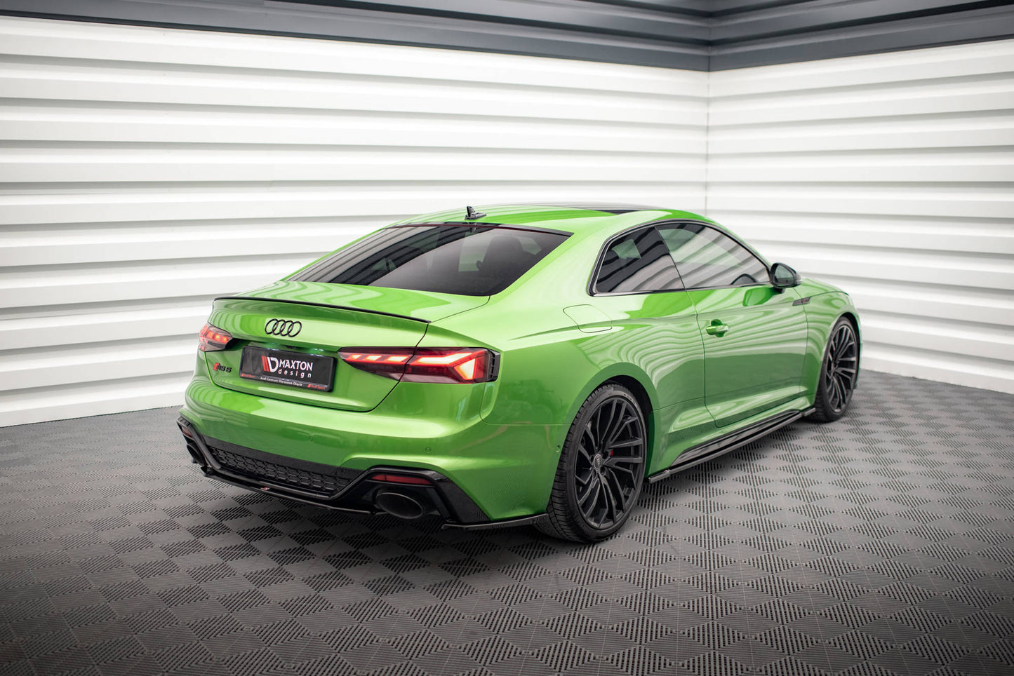 Mittlerer Diffusor Heck Ansatz für Audi RS5 F5 Facelift schwarz matt
