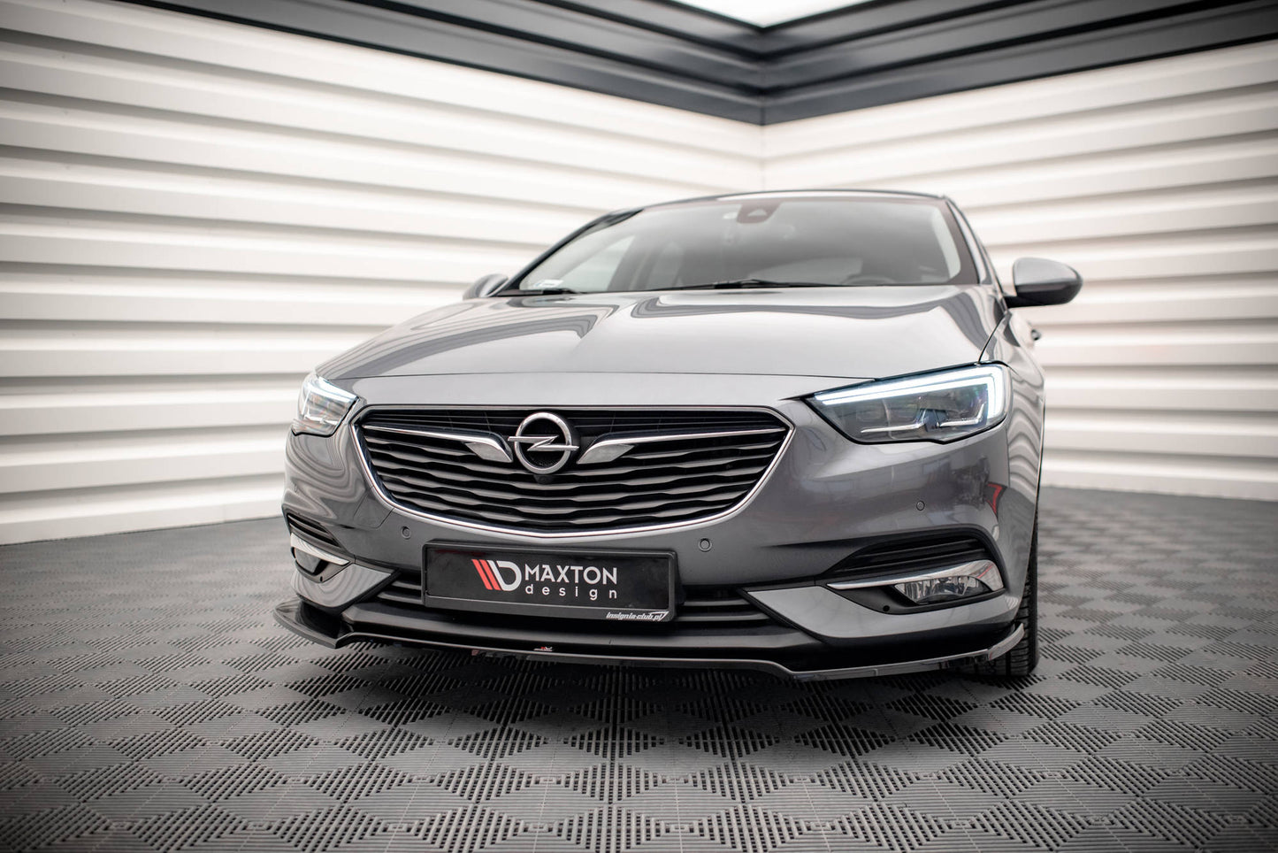 Front Ansatz V.3 für Opel Insignia Mk2 schwarz Hochglanz