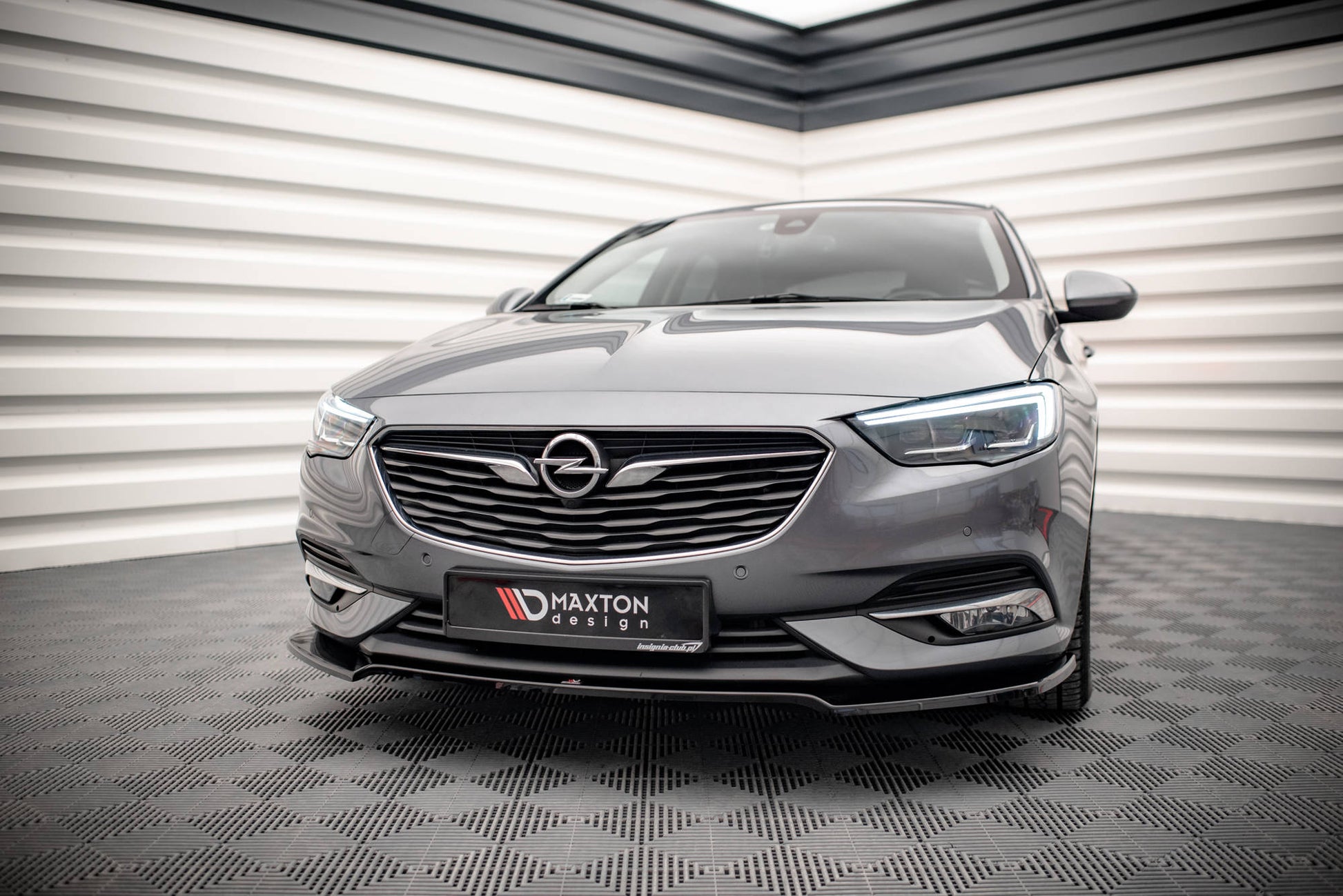 Front Ansatz V.3 für Opel Insignia Mk2 schwarz Hochglanz