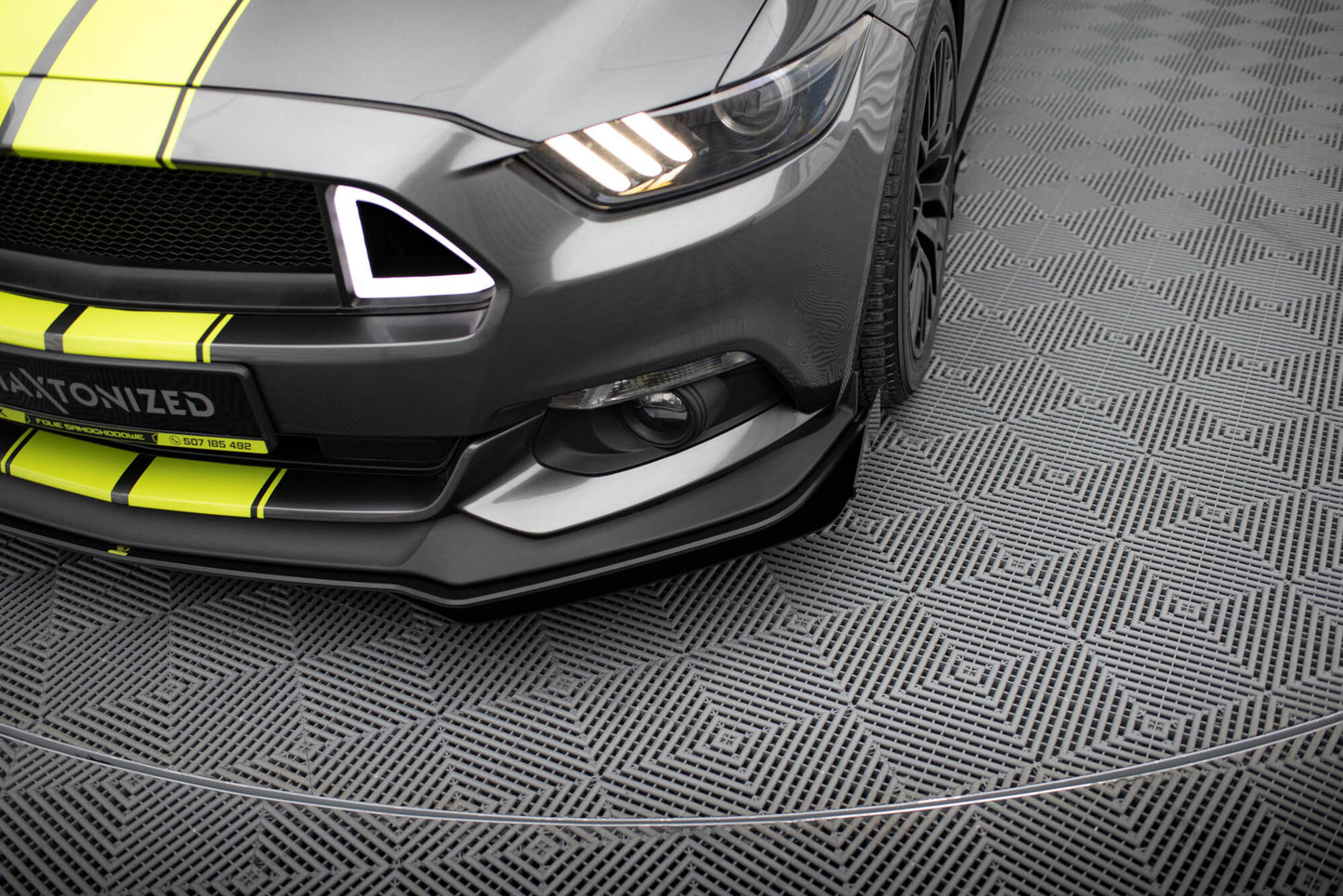Street Pro Front Ansatz für +Flaps für + Flaps Ford Mustang GT Mk6  schwarz Hochglanz