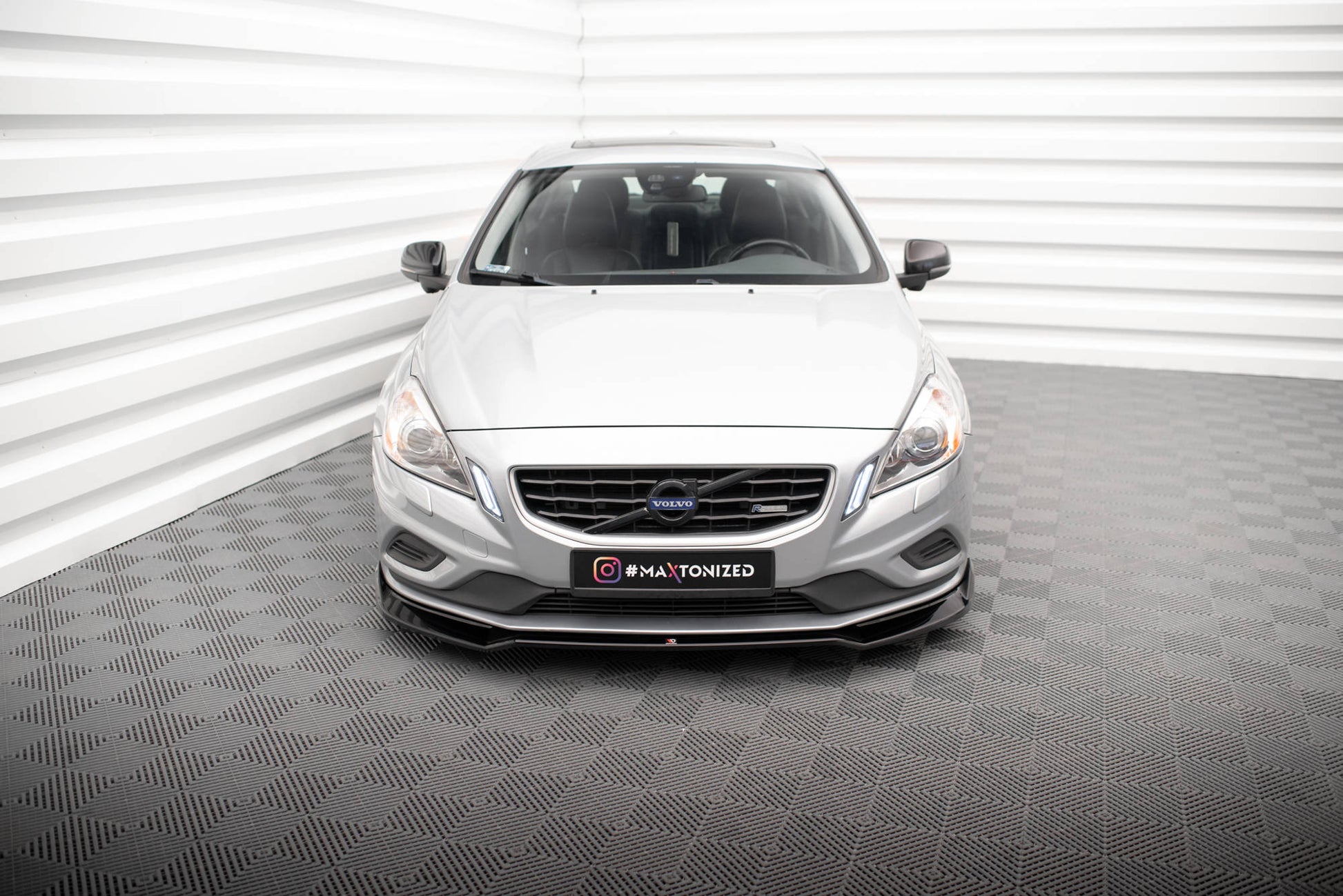 Front Ansatz V.2 für Volvo S60 R-Design Mk2 schwarz Hochglanz