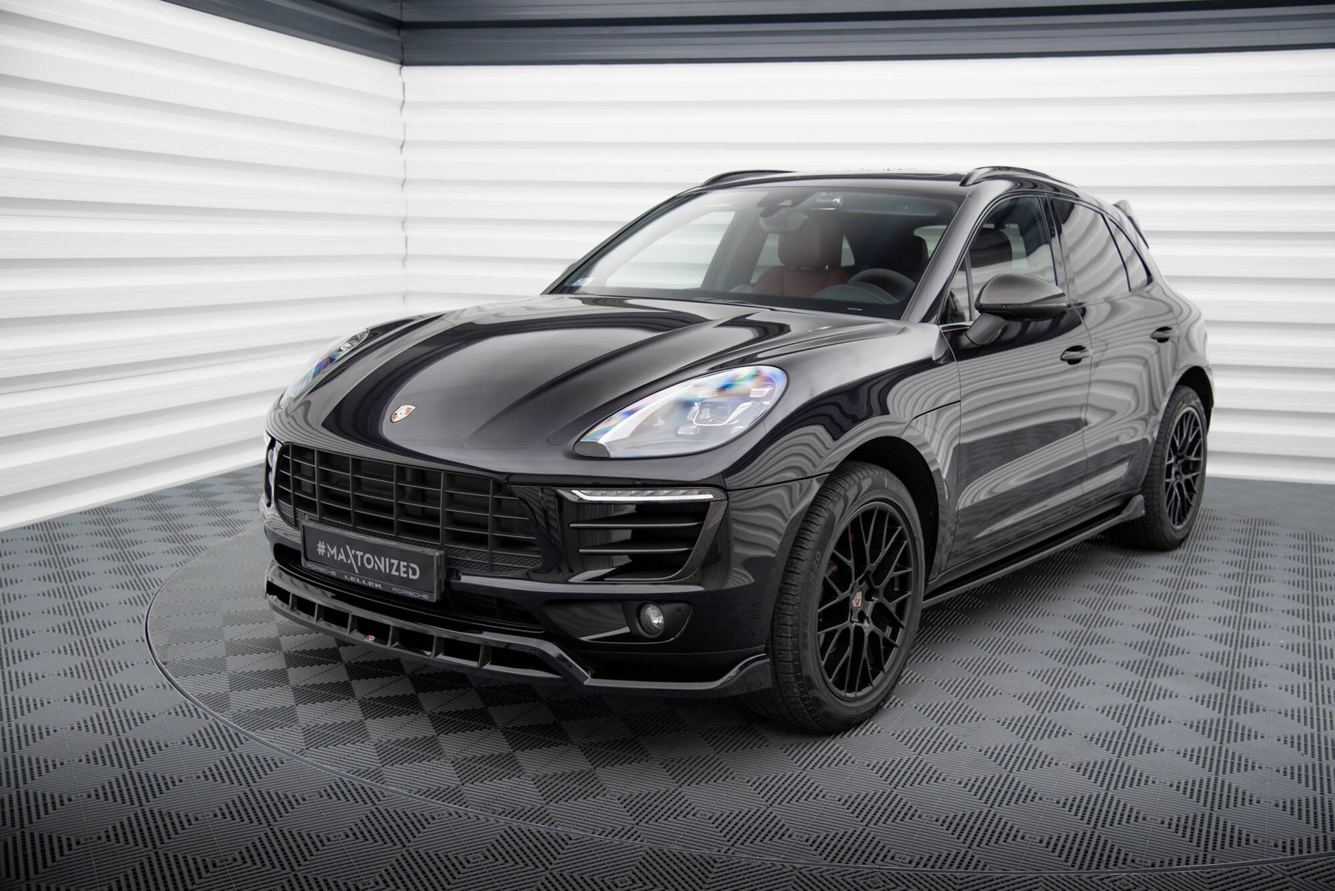 Front Ansatz V.3 für Porsche Macan Mk1 schwarz Hochglanz