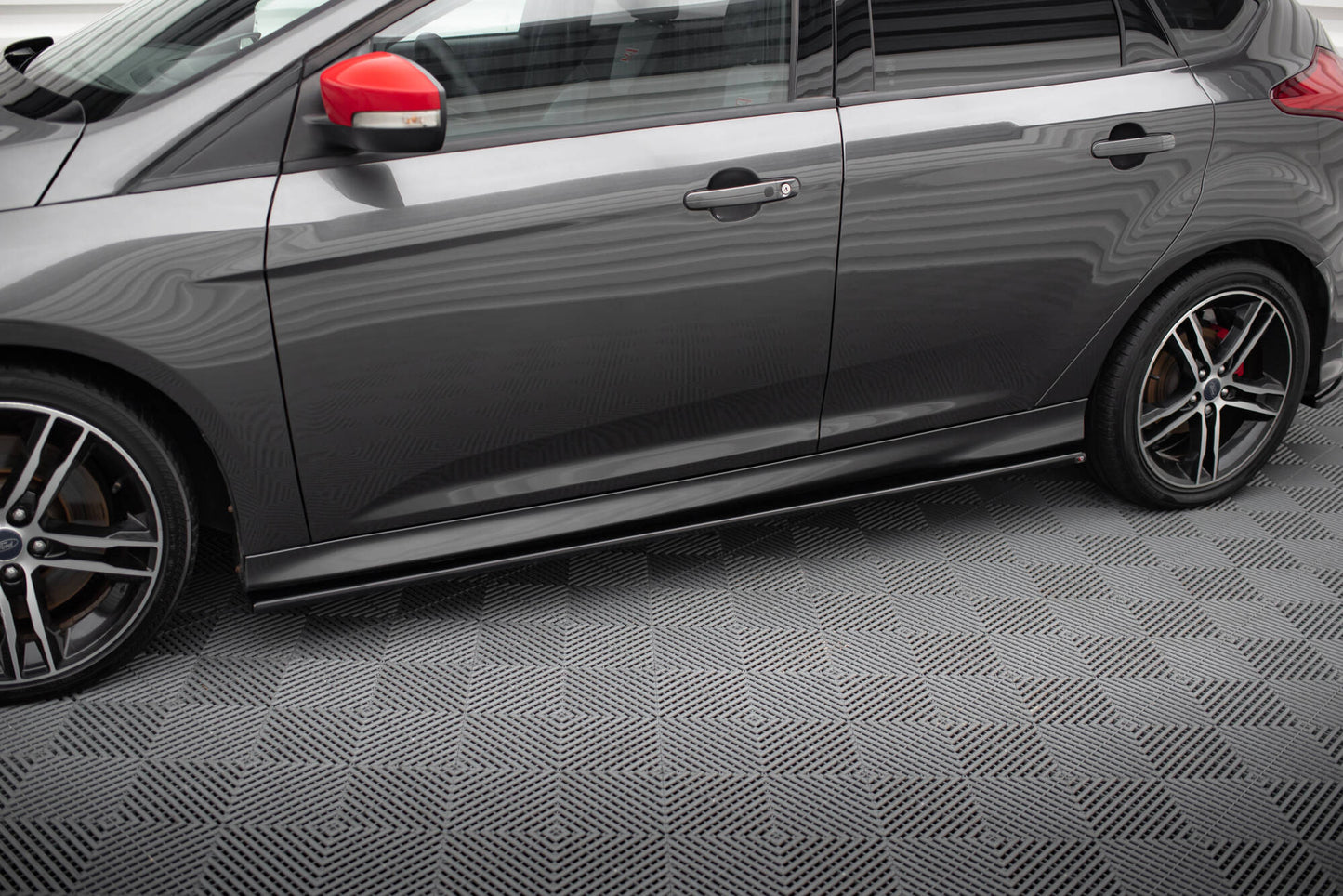 Seitenschweller Ansatz für Ford Focus ST / ST-Line Mk3 / Mk3 FL Hatchback / Kombi schwarz Hochglanz