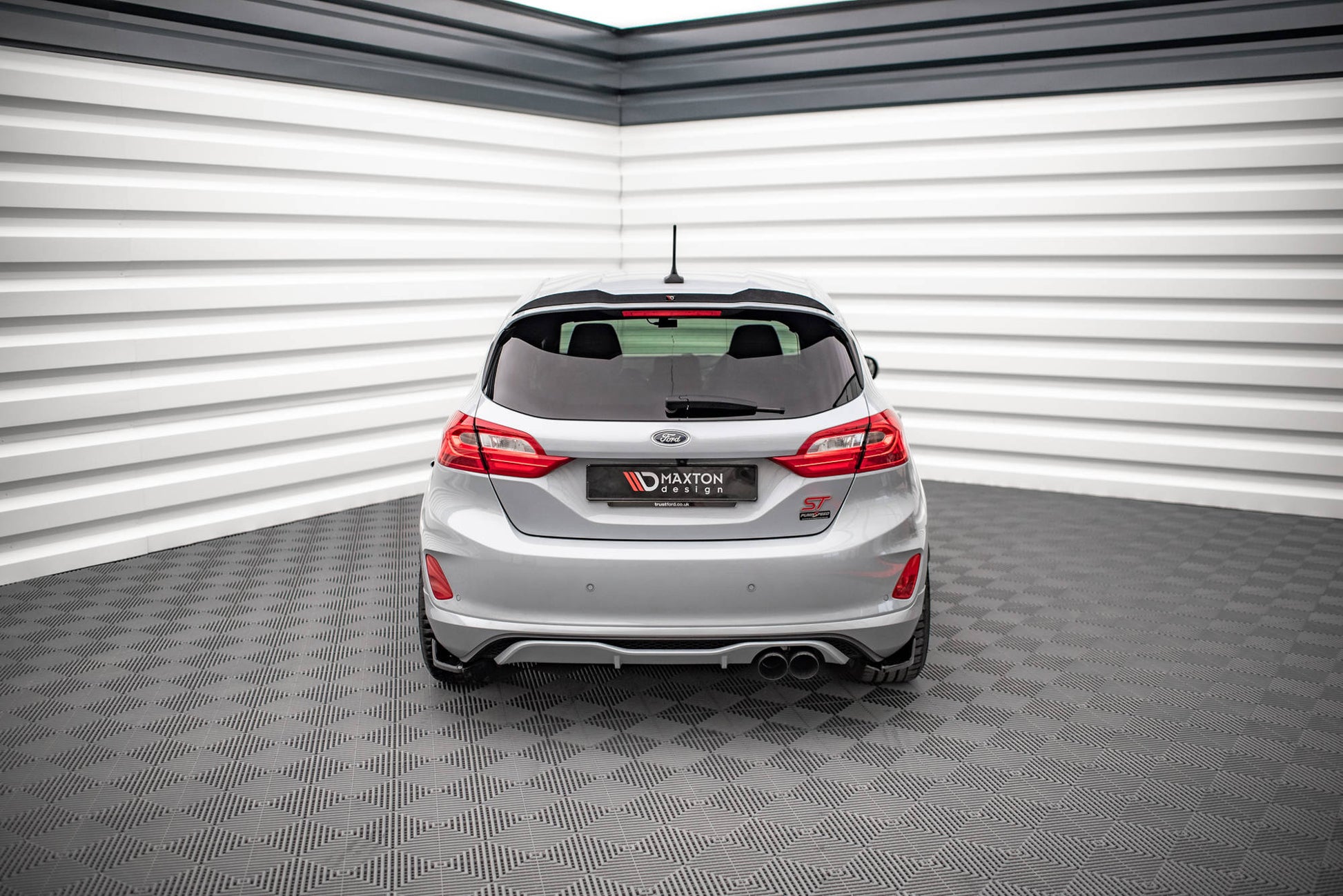 Heck Ansatz Flaps Diffusor V.1 für Ford Fiesta ST Mk8 schwarz Hochglanz