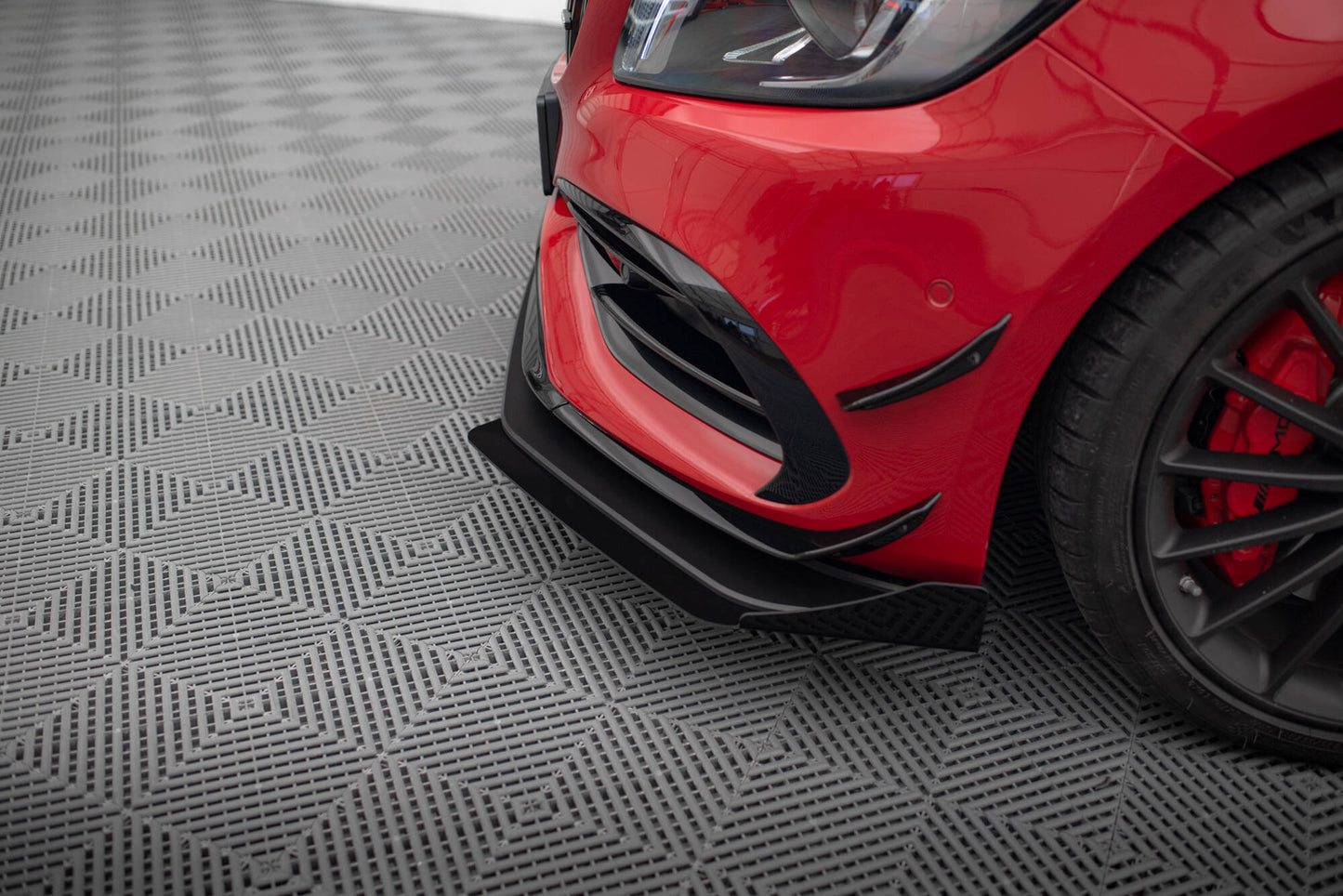 Street Pro Front Ansatz + Flaps für Mercedes-Benz A 45 AMG Aero W176 Facelift schwarz Hochglanz