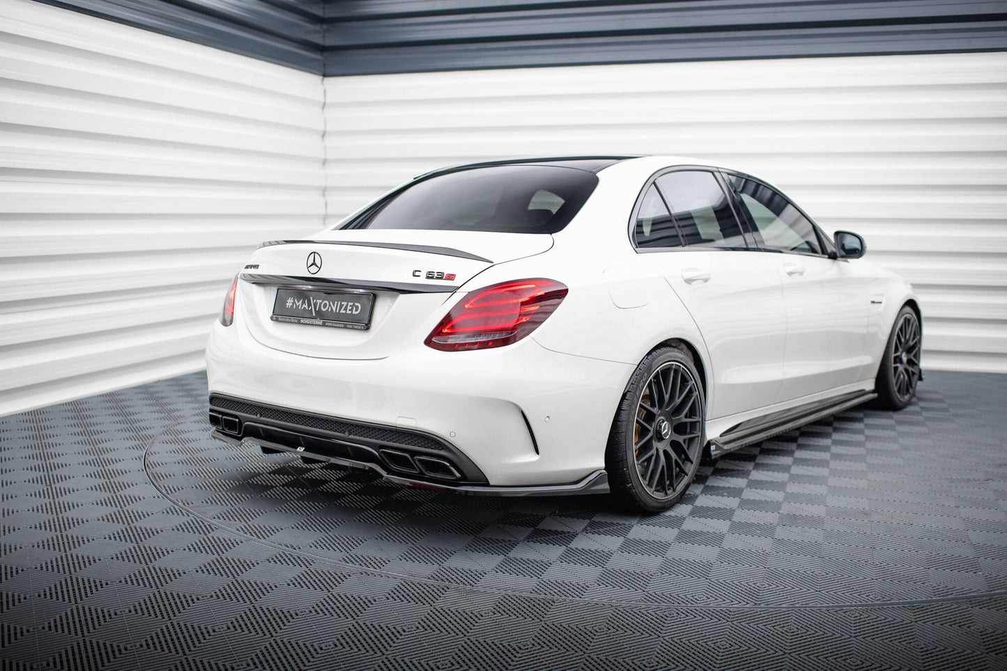 Mittlerer Cup Diffusor DTM Look Heck Ansatz für Mercedes-AMG C63 Limousine / Kombi W205 / S205 schwarz Hochglanz