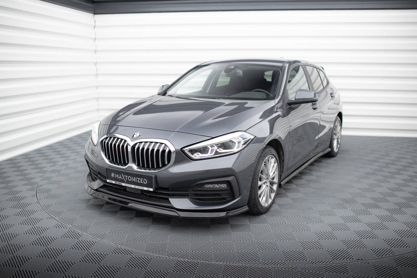 Front Ansatz V.2 für BMW 1er F40 schwarz Hochglanz