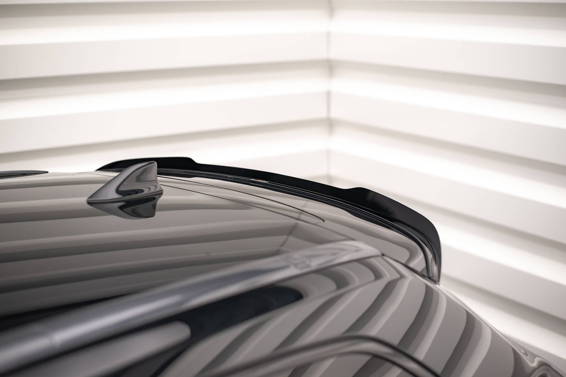 Spoiler CAP für Toyota Avensis Mk3 Facelift Wagon schwarz matt