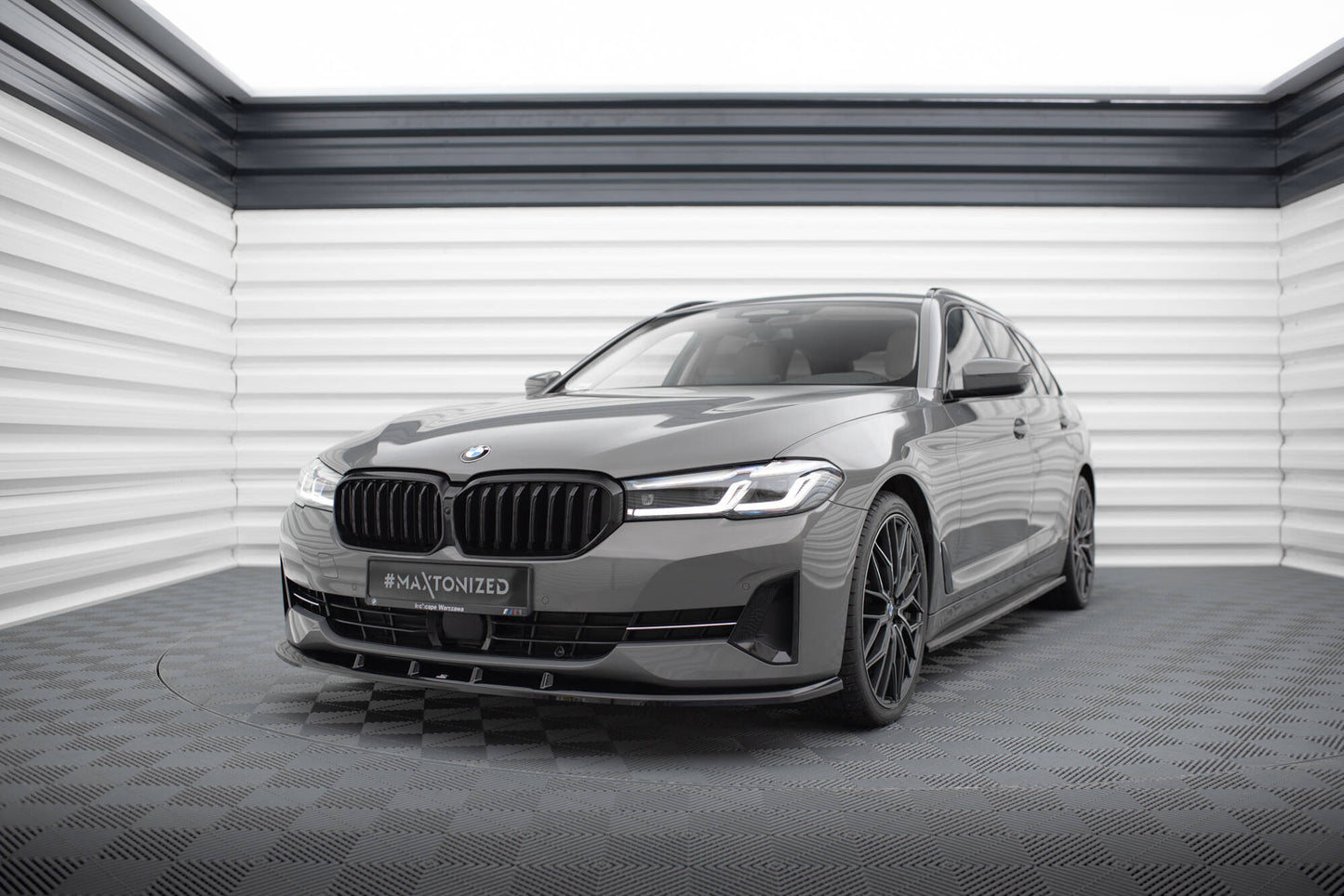Front Ansatz V.1 für BMW 5er G30 / G31 Facelift schwarz Hochglanz