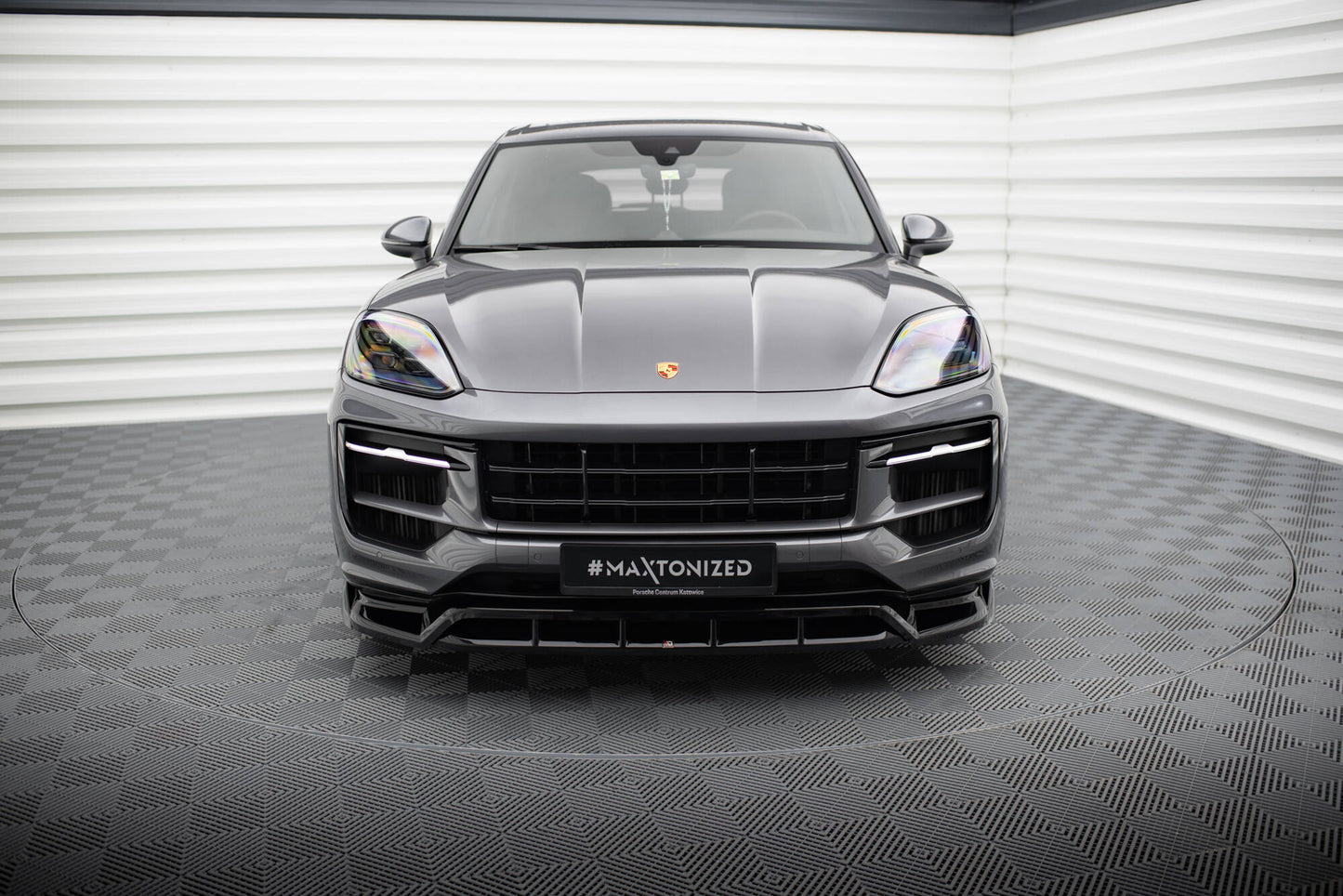 Front Ansatz für Porsche Cayenne SUV / Coupe Mk3 Facelift schwarz Hochglanz