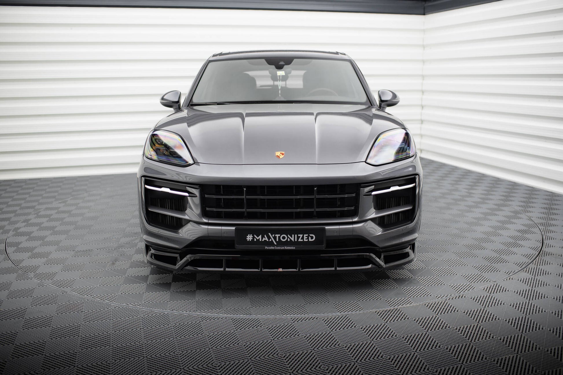 Front Ansatz für Porsche Cayenne SUV / Coupe Mk3 Facelift schwarz Hochglanz