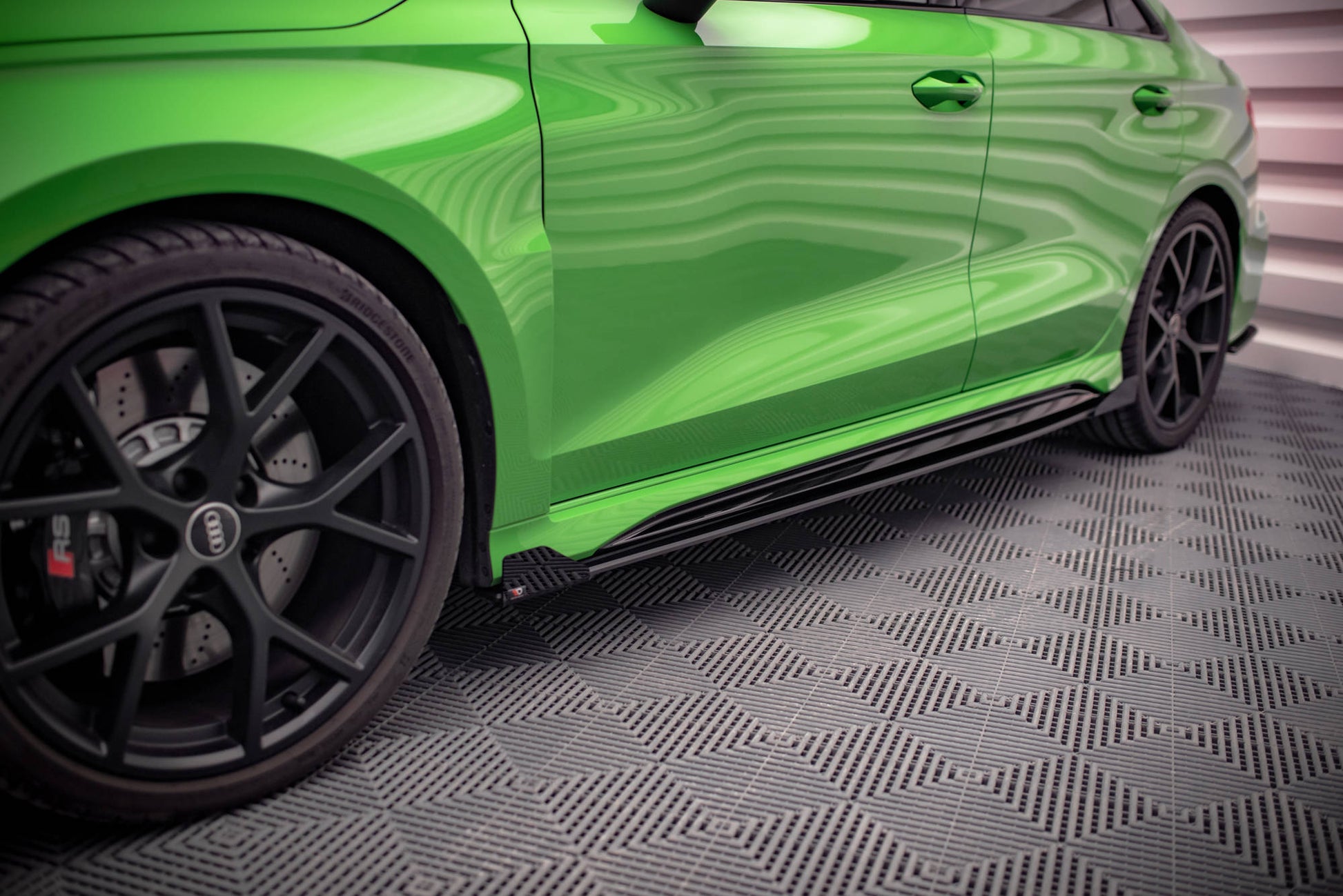 Street Pro Seitenschweller Ansatz für + Flaps Audi RS3 Limousine 8Y schwarz Hochglanz