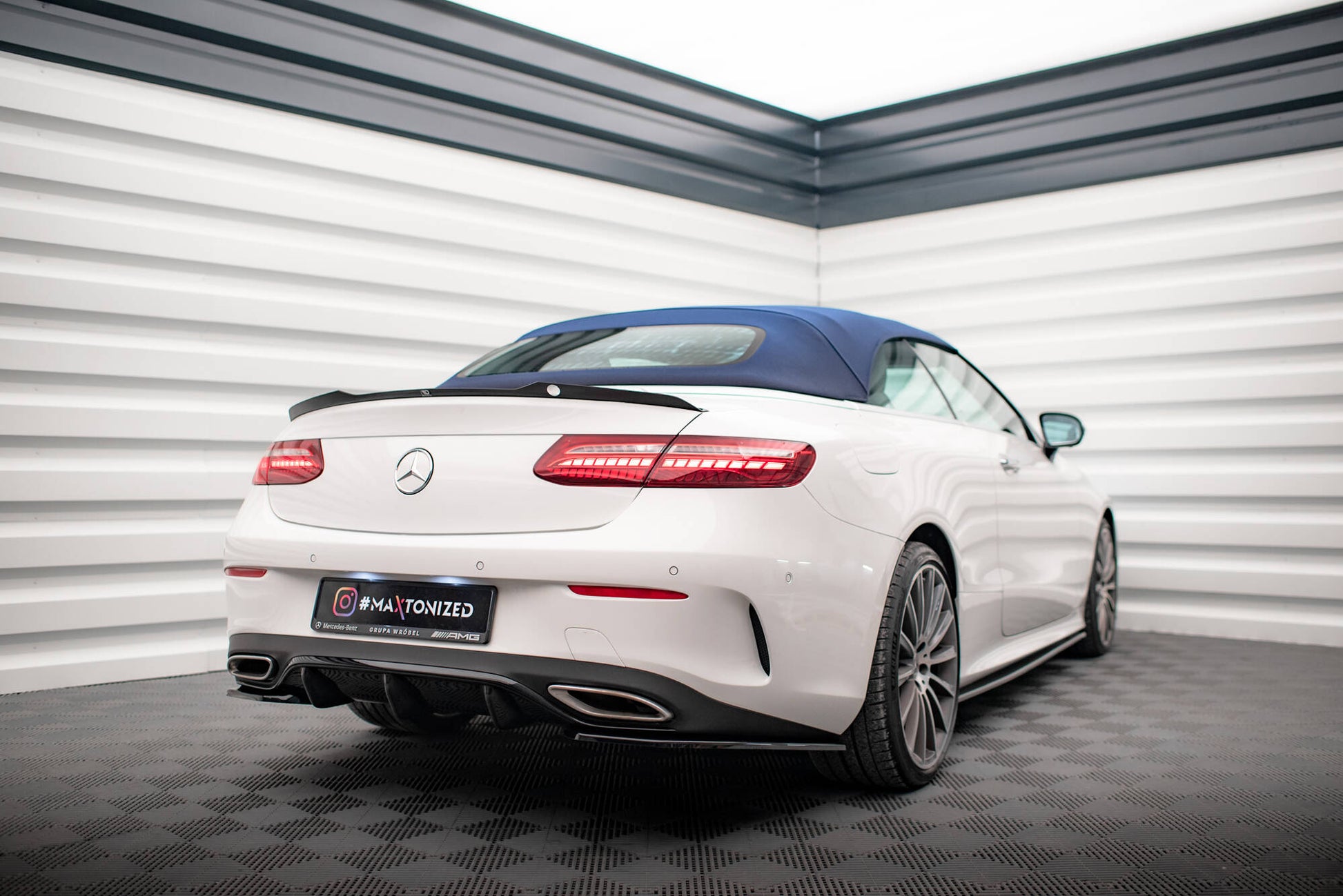 Heck Ansatz Flaps Diffusor für Mercedes-Benz E-Klasse W213 Coupe(C238) / Cabriolet (A238) AMG-Line schwarz Hochglanz