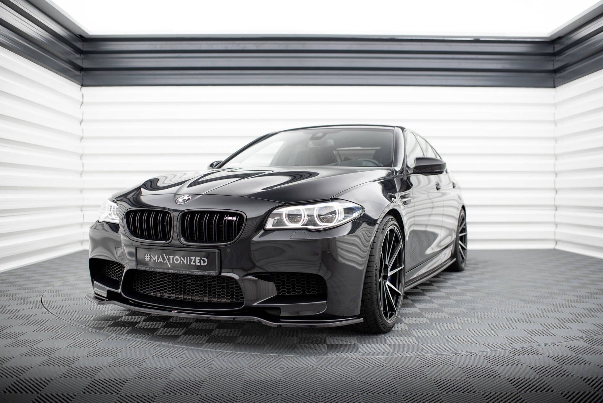 Front Ansatz für BMW M5 F10/ F11 schwarz Hochglanz