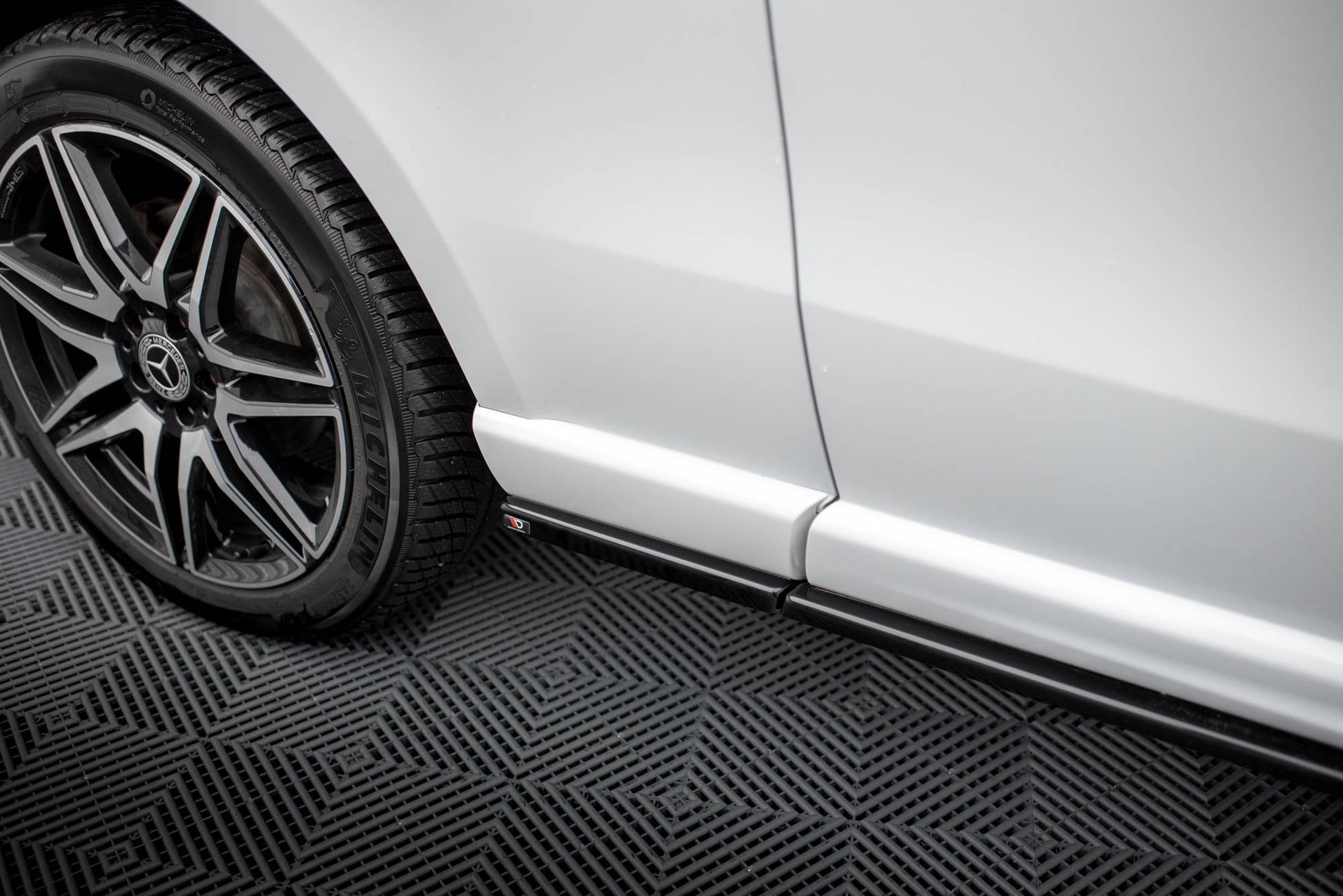 Seitenschweller Ansatz für V.1 für Mercedes-Benz V-Klasse Extra Long AMG-Line W447  schwarz Hochglanz