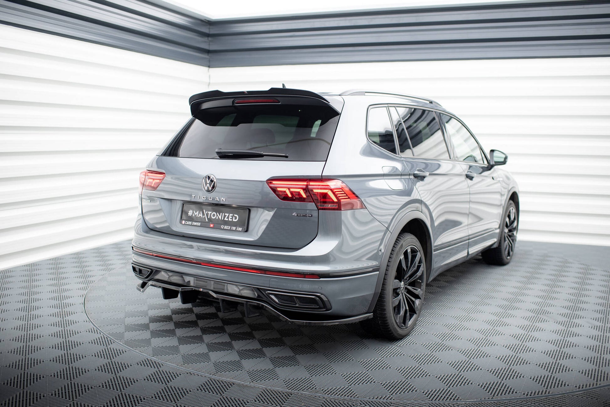 Mittlerer Cup Diffusor DTM Look Heck Ansatz für VW Tiguan Allspace R-Line Mk2 Facelift schwarz Hochglanz