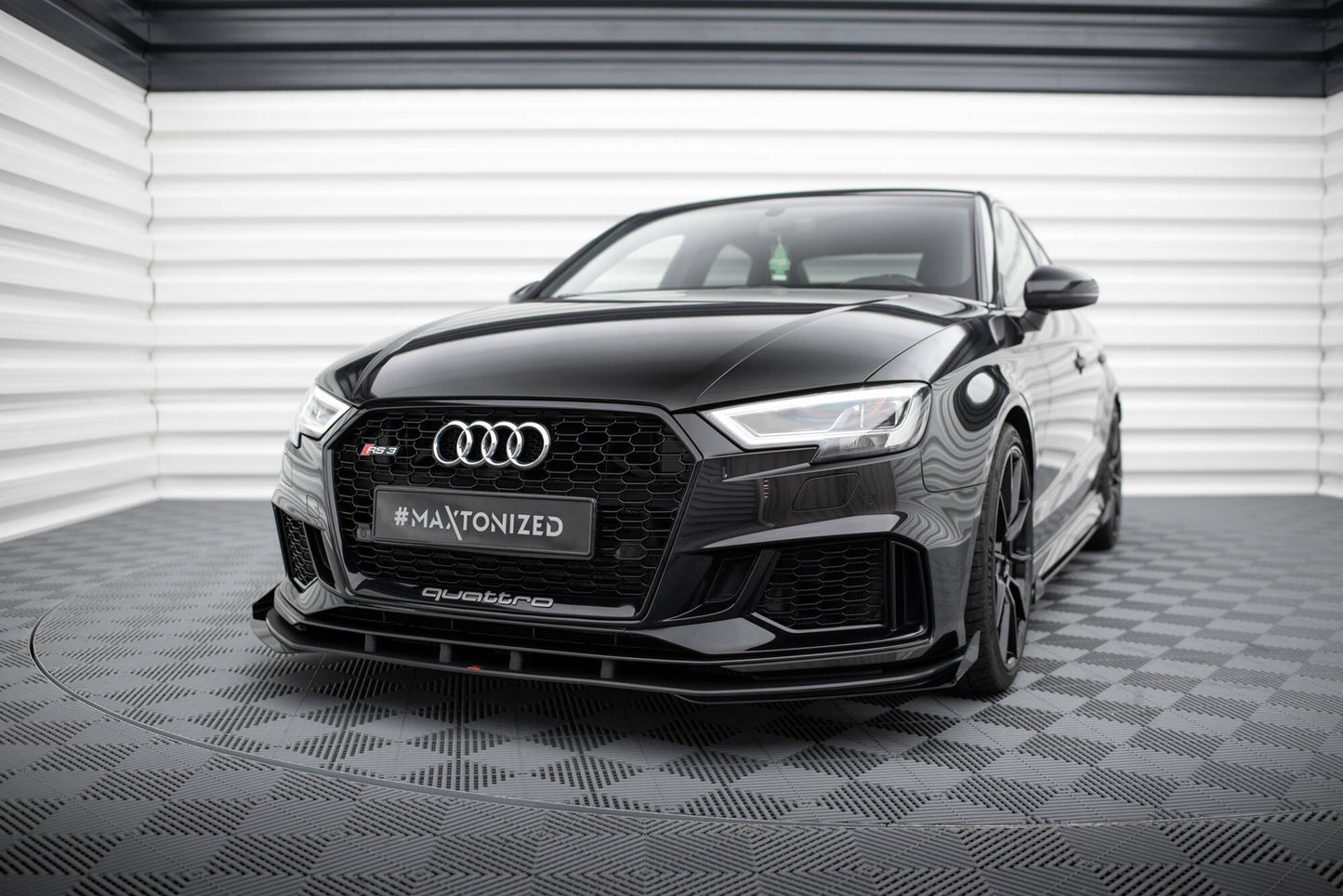 Street Pro Front Ansatz für +Flaps für V.1 + Flaps Audi RS3 Limousine 8V Facelift schwarz Hochglanz