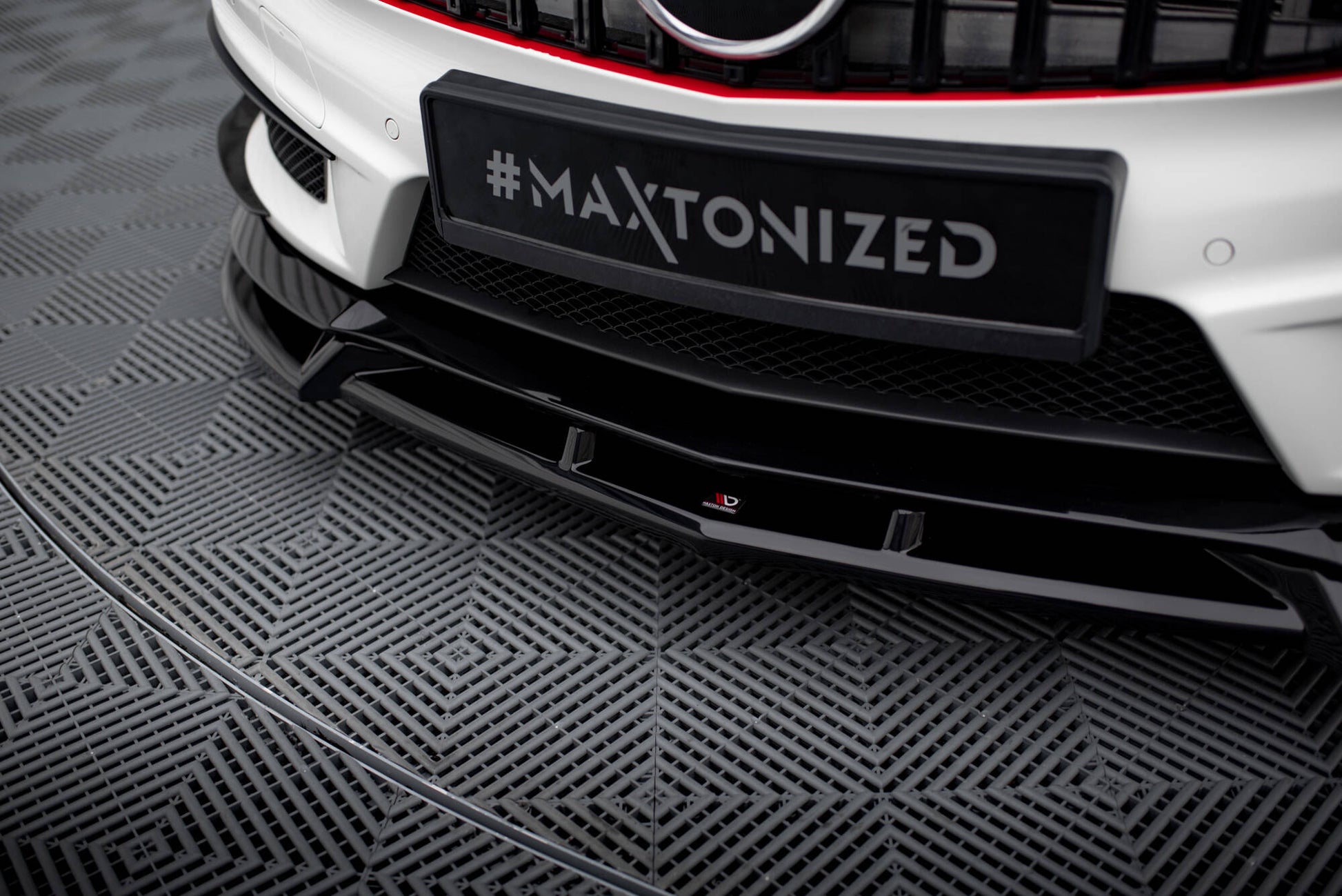 Front Ansatz V.3 für Mercedes-Benz A45 AMG W176 schwarz Hochglanz