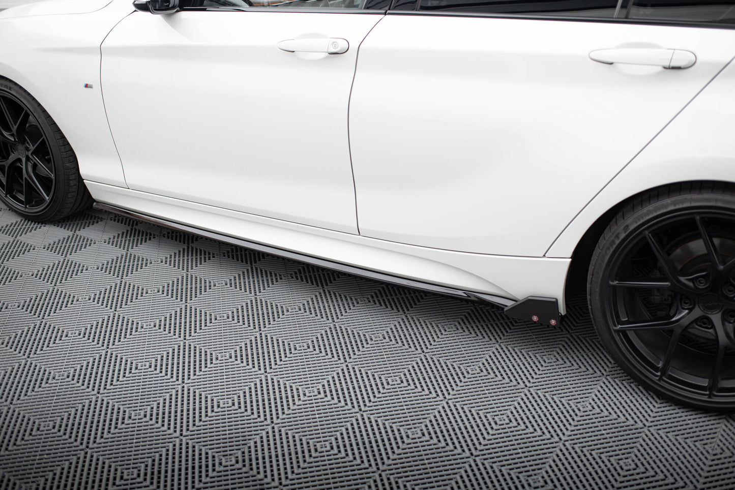 Seitenschweller Ansatz für V.4 + Flaps BMW 1er M-Paket / M140i F20 Facelift