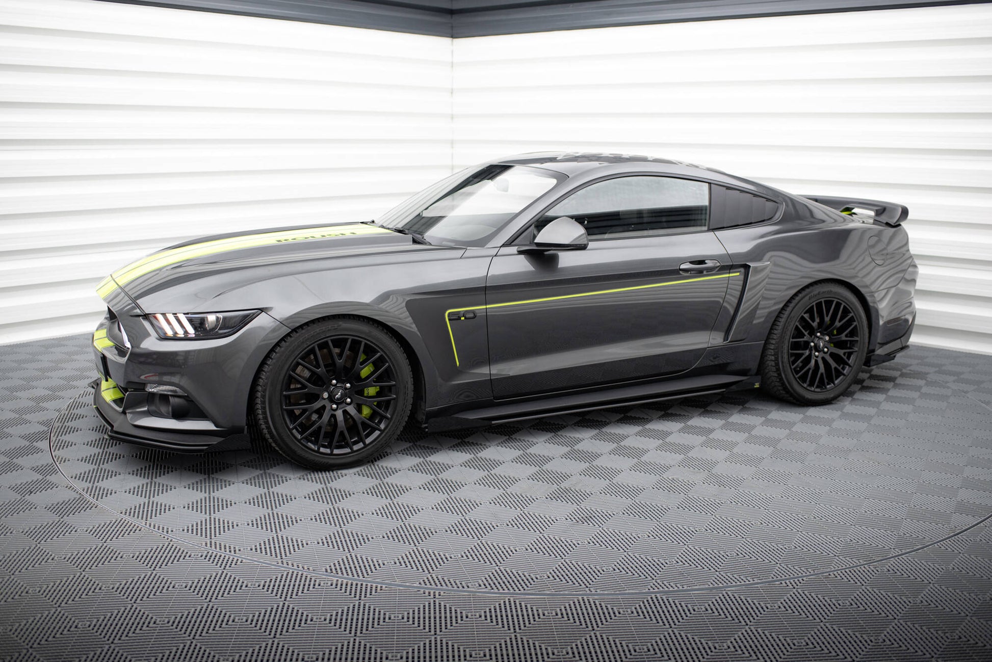 Seitenschweller Flaps für Ford Mustang GT Mk6  schwarz Hochglanz