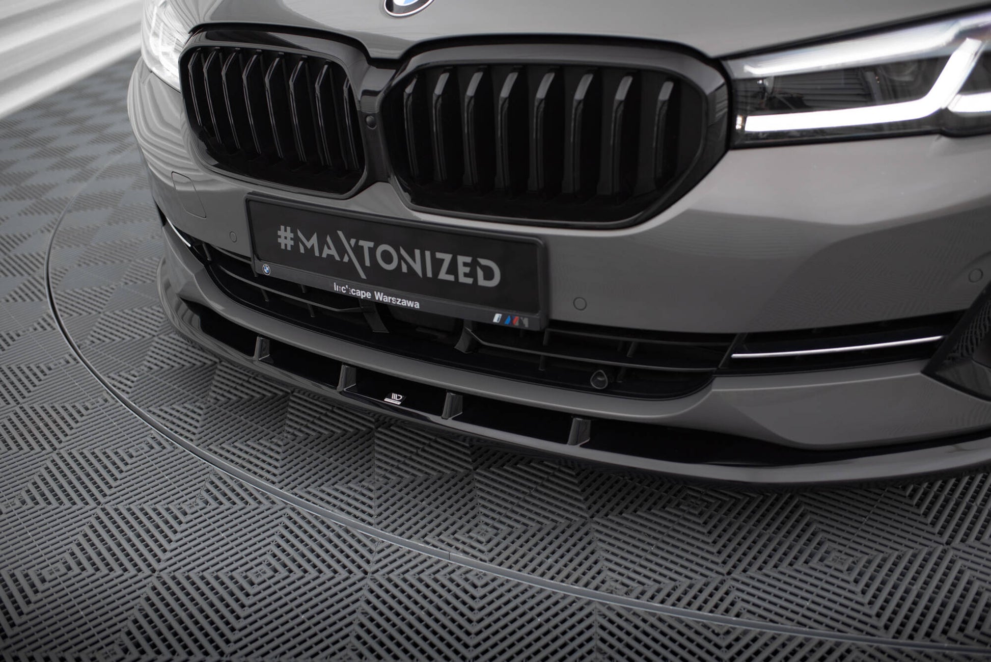 Front Ansatz V.1 für BMW 5er G30 / G31 Facelift schwarz Hochglanz