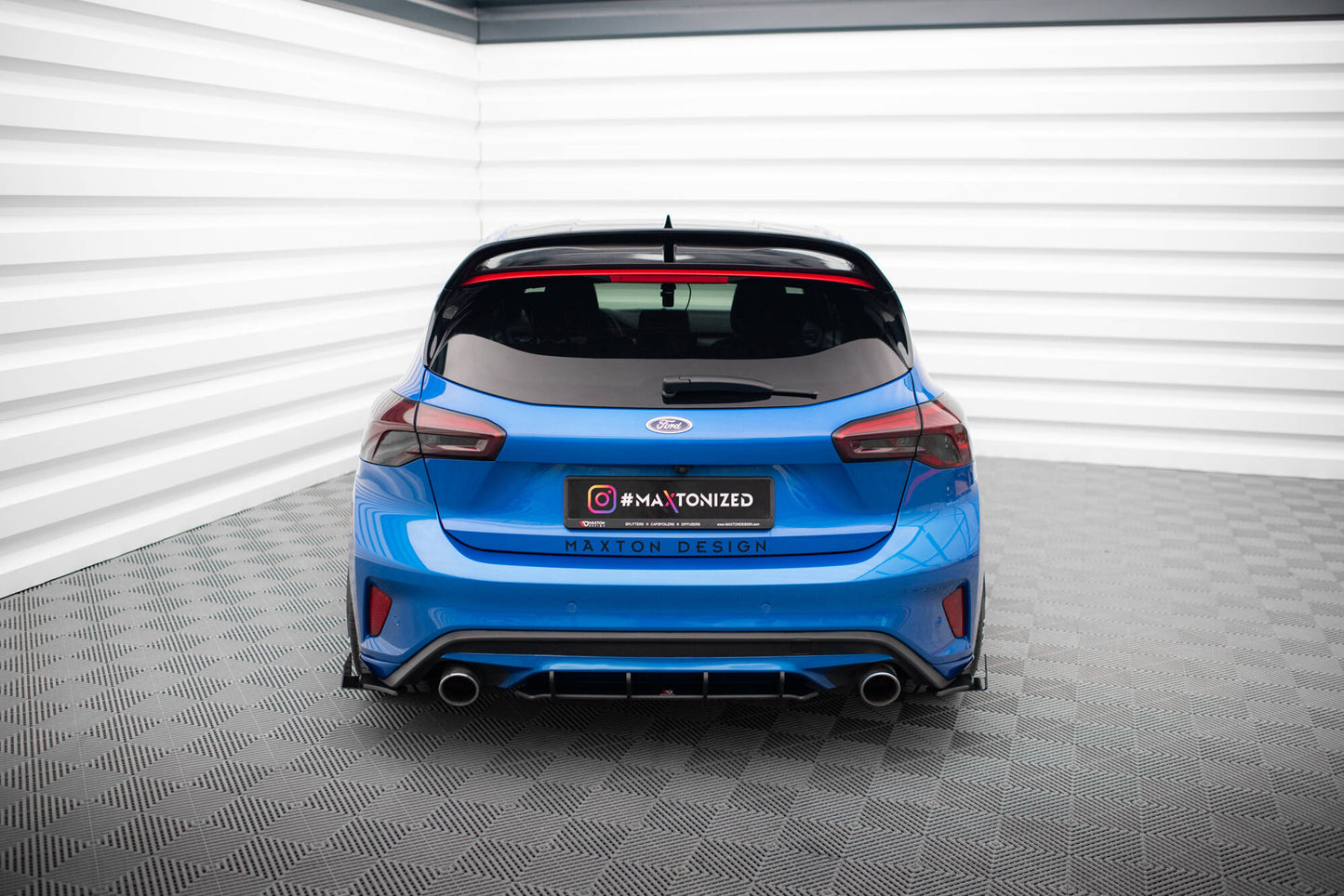 Street Pro Heck Ansatz Flaps Diffusor + Flaps für Ford Focus ST Mk4 schwarz Hochglanz