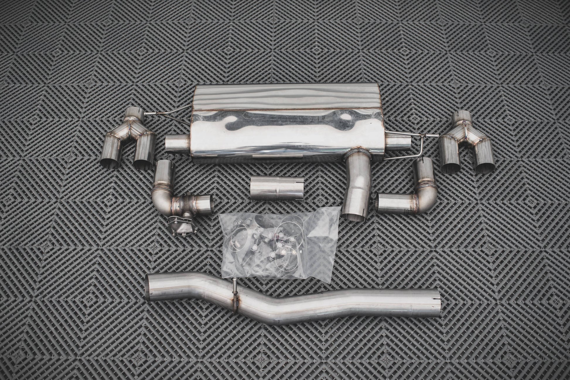 Diffusor Heck Ansatz V.2 für + Milltek Sport Auspuffverlängerung BMW 1er F40 M135i