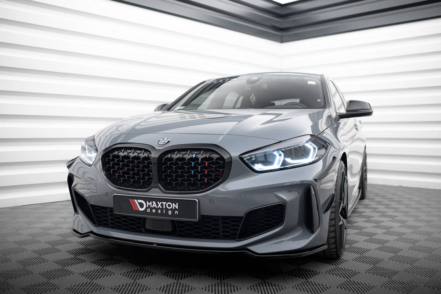 Front Ansatz V.4 für BMW 1er M-Paket/ M135i / 128ti F40  schwarz Hochglanz