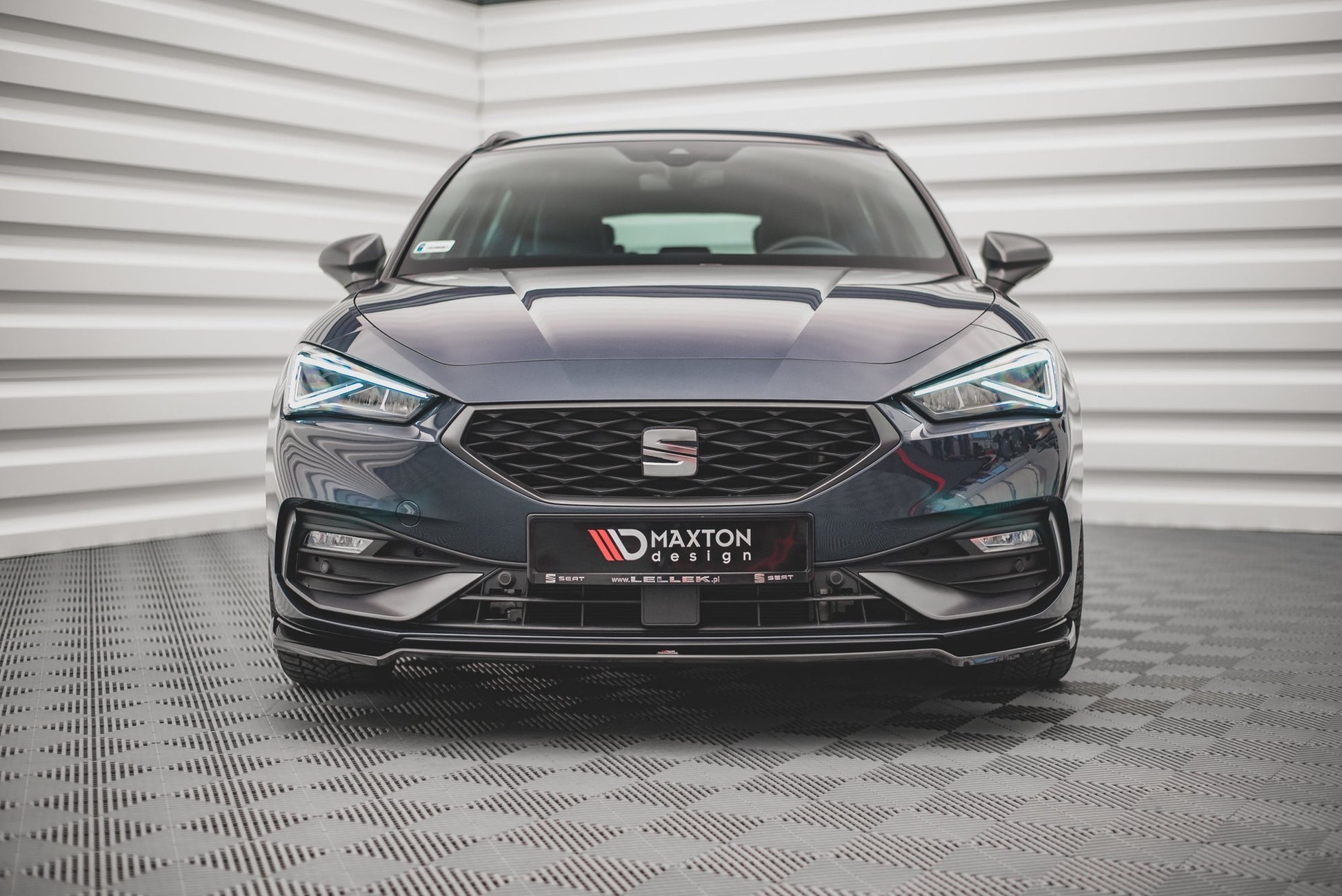 Front Ansatz V.3 für Seat Leon Mk4 schwarz Hochglanz
