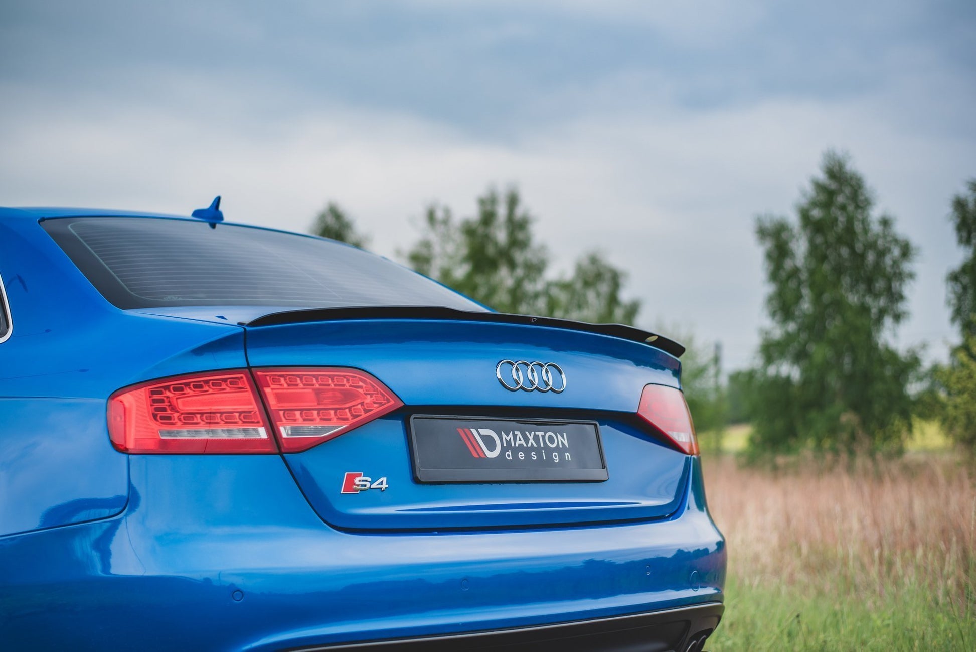 Spoiler CAP für Audi A4 Limousine B8 / B8 Facelift  schwarz Hochglanz