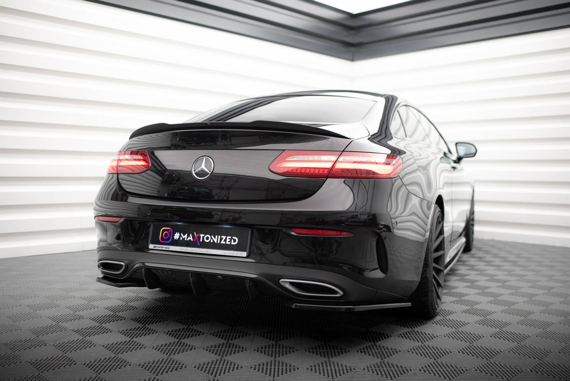 Heck Ansatz Flaps Diffusor für Mercedes-Benz E-Klasse W213 Coupe(C238) / Cabriolet (A238) AMG-Line schwarz Hochglanz