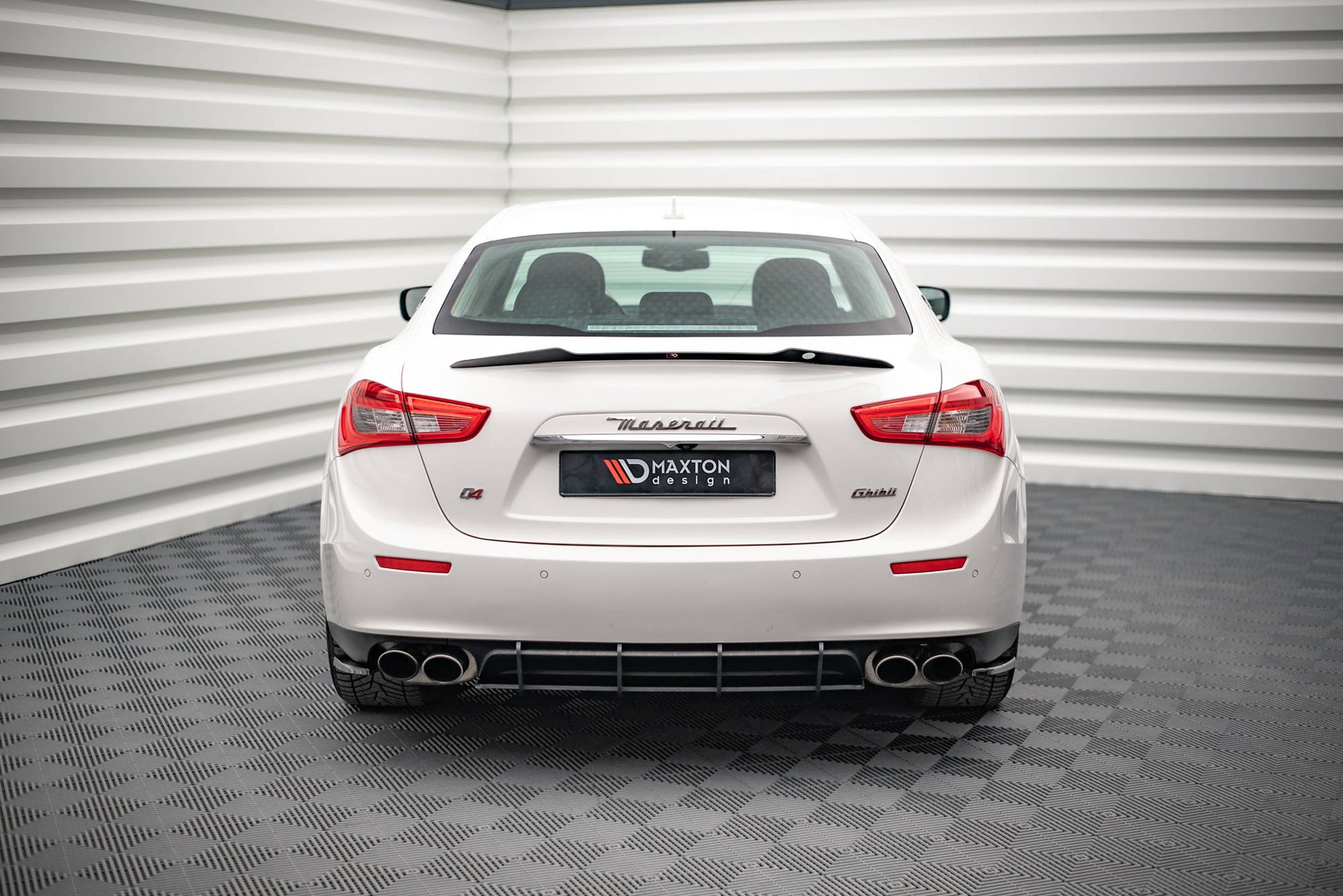 Spoiler CAP für Maserati Ghibli Modena Mk3 Facelift schwarz Hochglanz