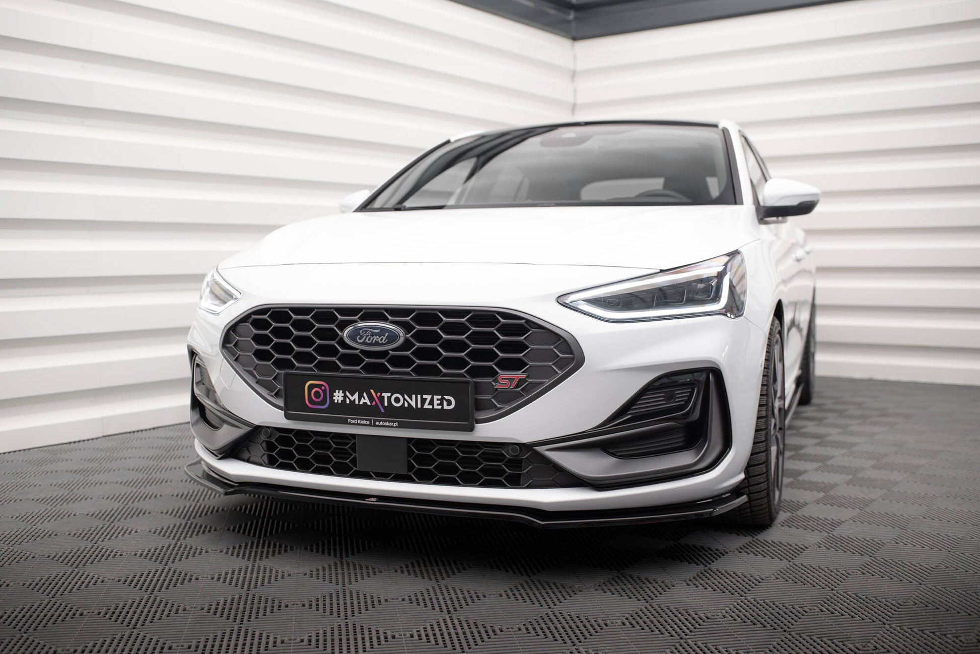 Front Ansatz V.1 für Ford Focus ST / ST-Line Mk4 Facelift schwarz Hochglanz