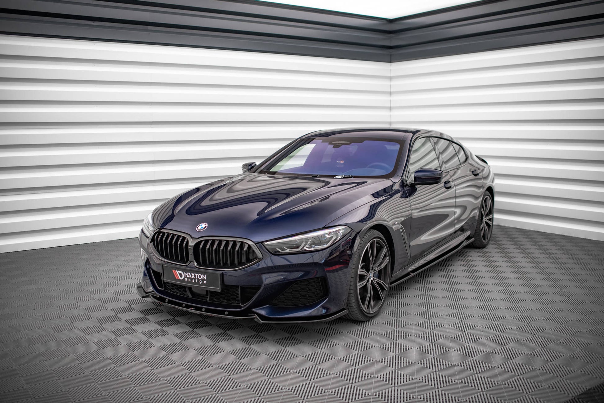 Front Ansatz V.3 für BMW 8 Coupe G15 / 8 Gran Coupe M Paket G16 schwarz Hochglanz