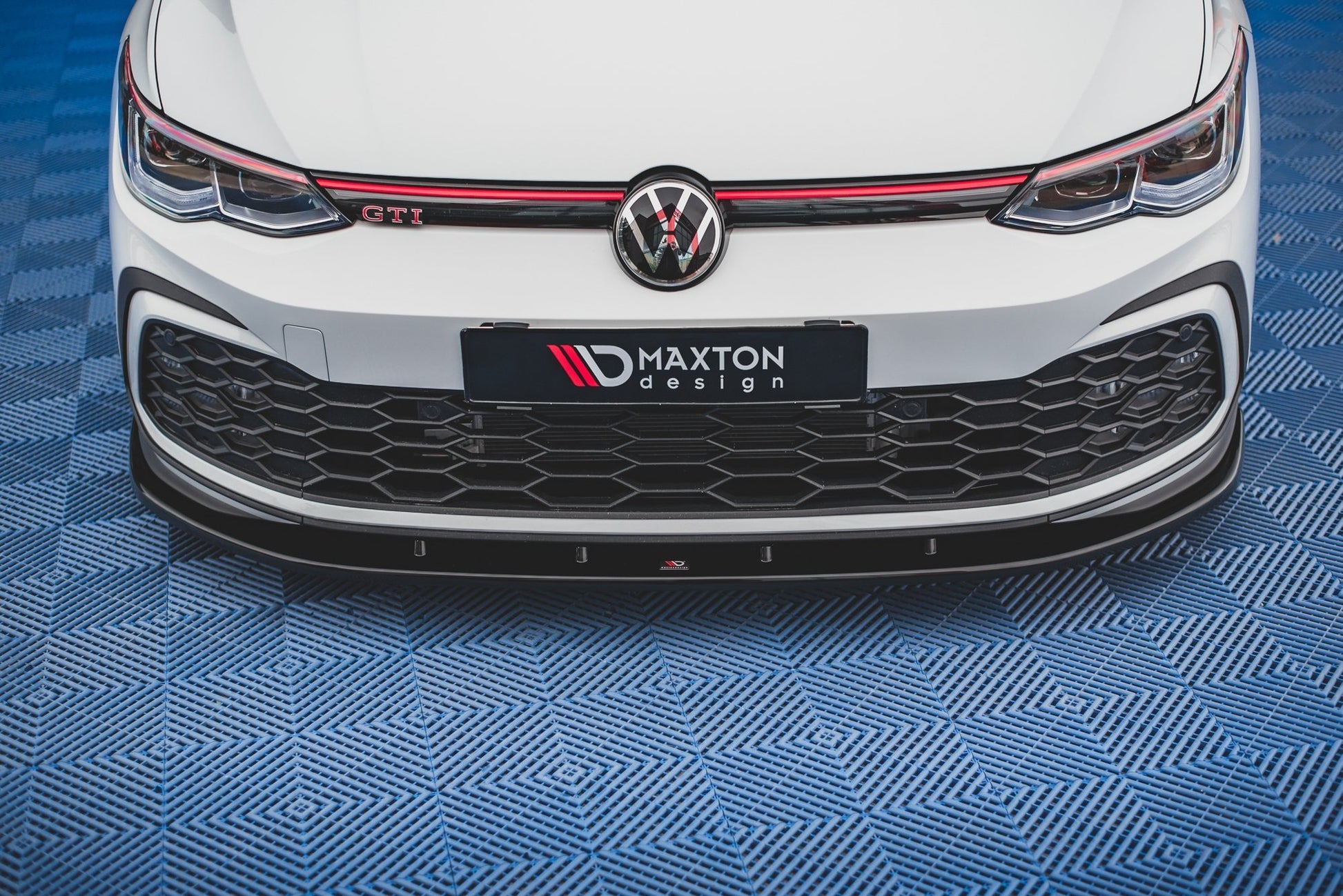 Front Ansatz für VW Golf GTI / GTE / GTD / R-Line Mk8 schwarz Hochglanz