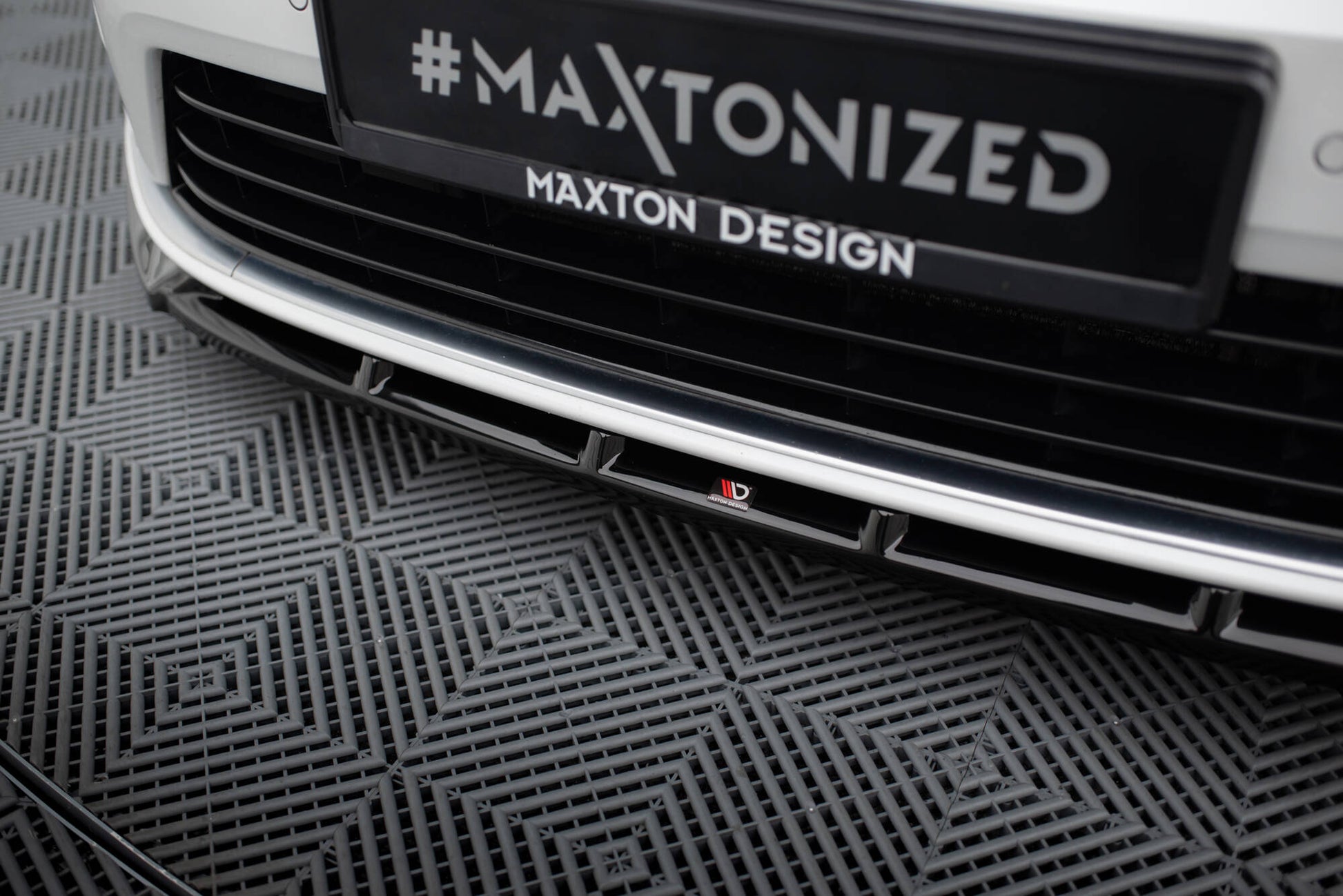 Front Ansatz V.5 + Flaps für VW Golf R / R-Line Mk7