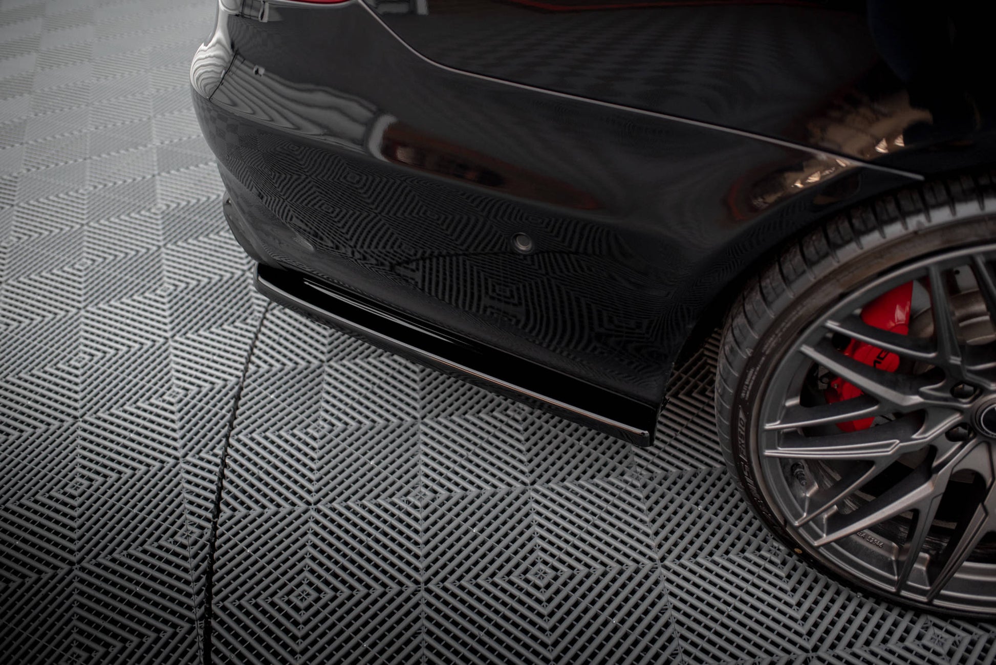 Mittlerer Diffusor Heck Ansatz DTM Look für Mercedes-Benz E63 AMG Limousine W212 Facelift Carbon Look